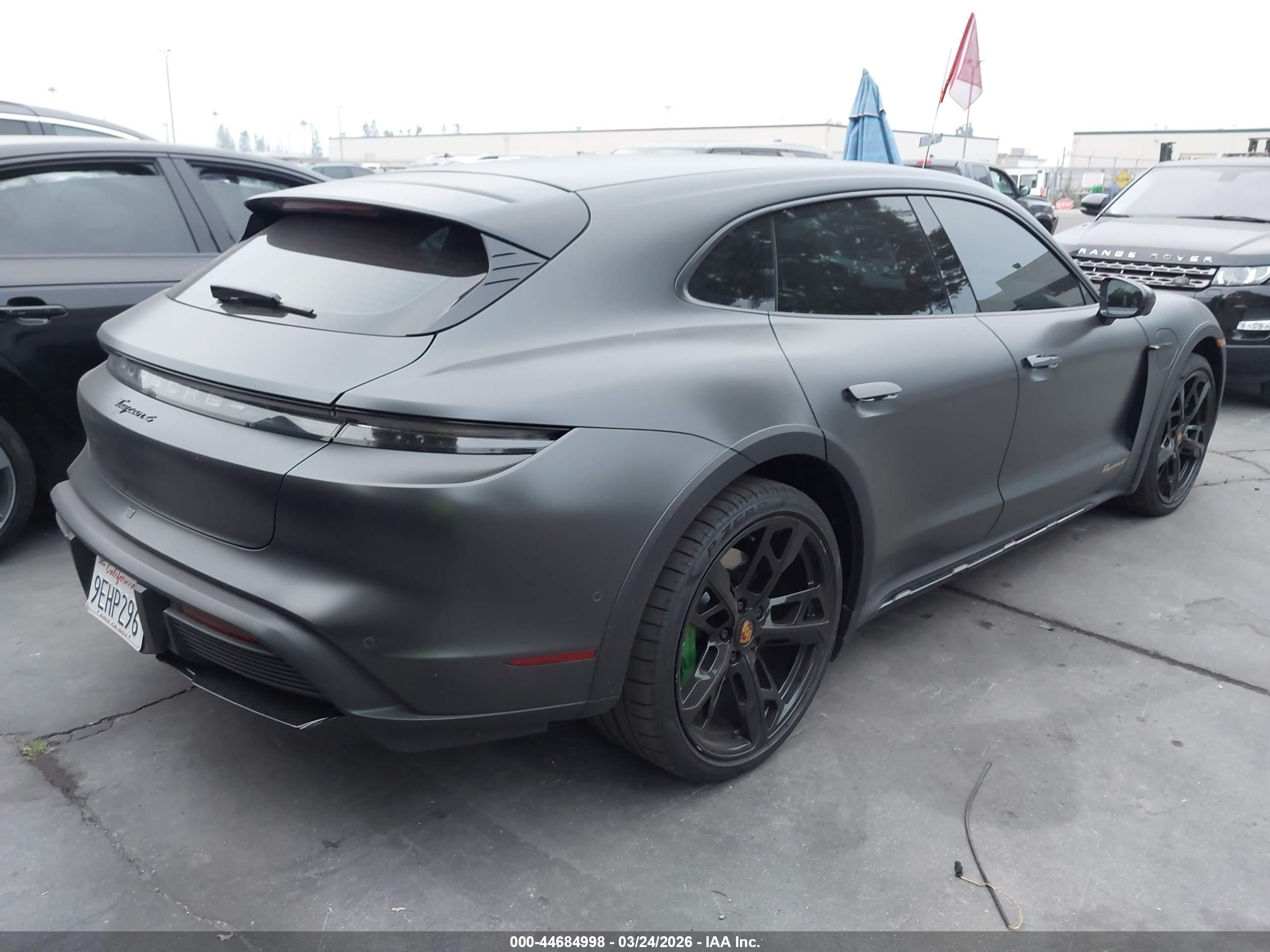 PORSCHE TAYCAN image 4