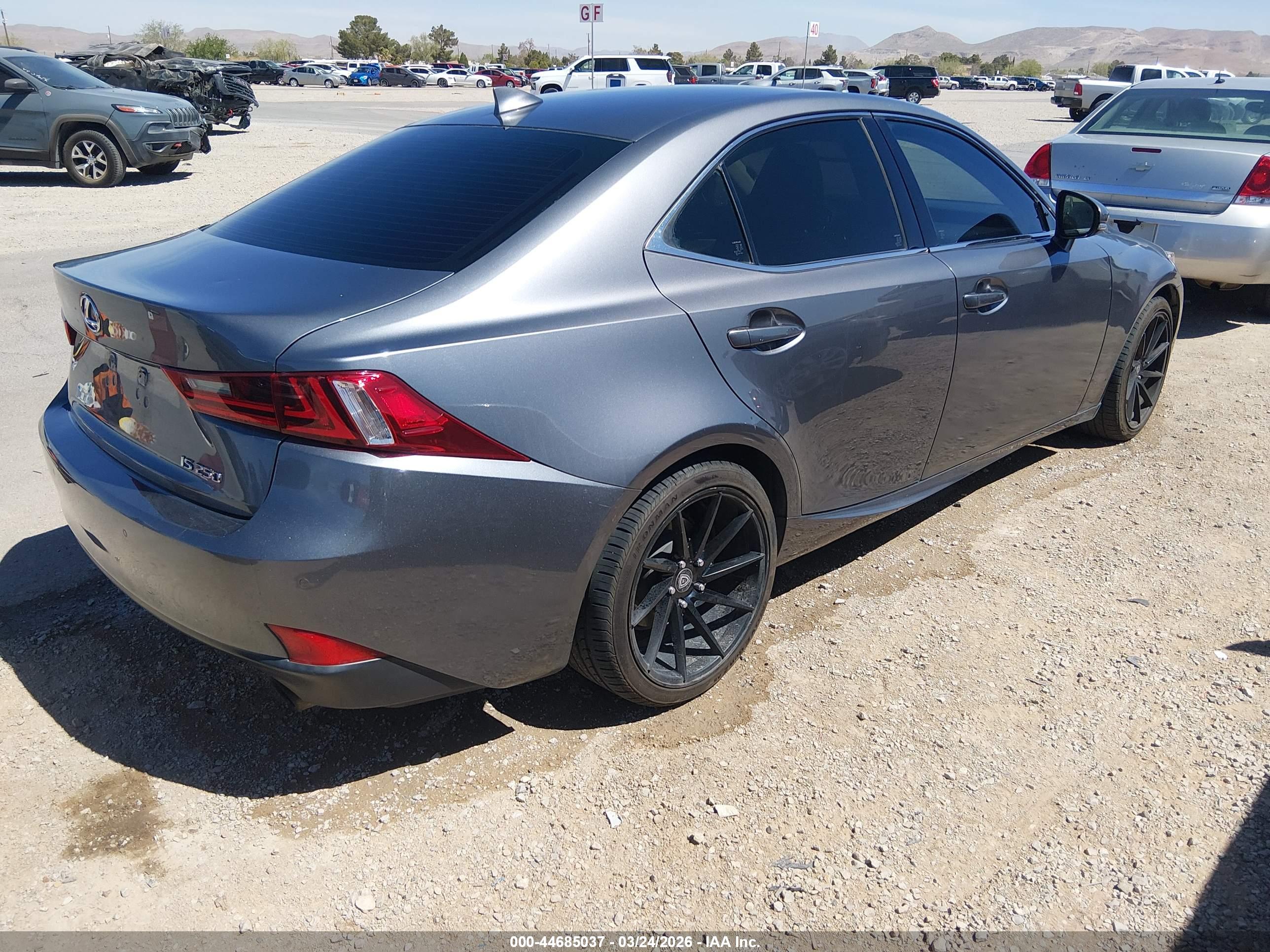 LEXUS IS image 4