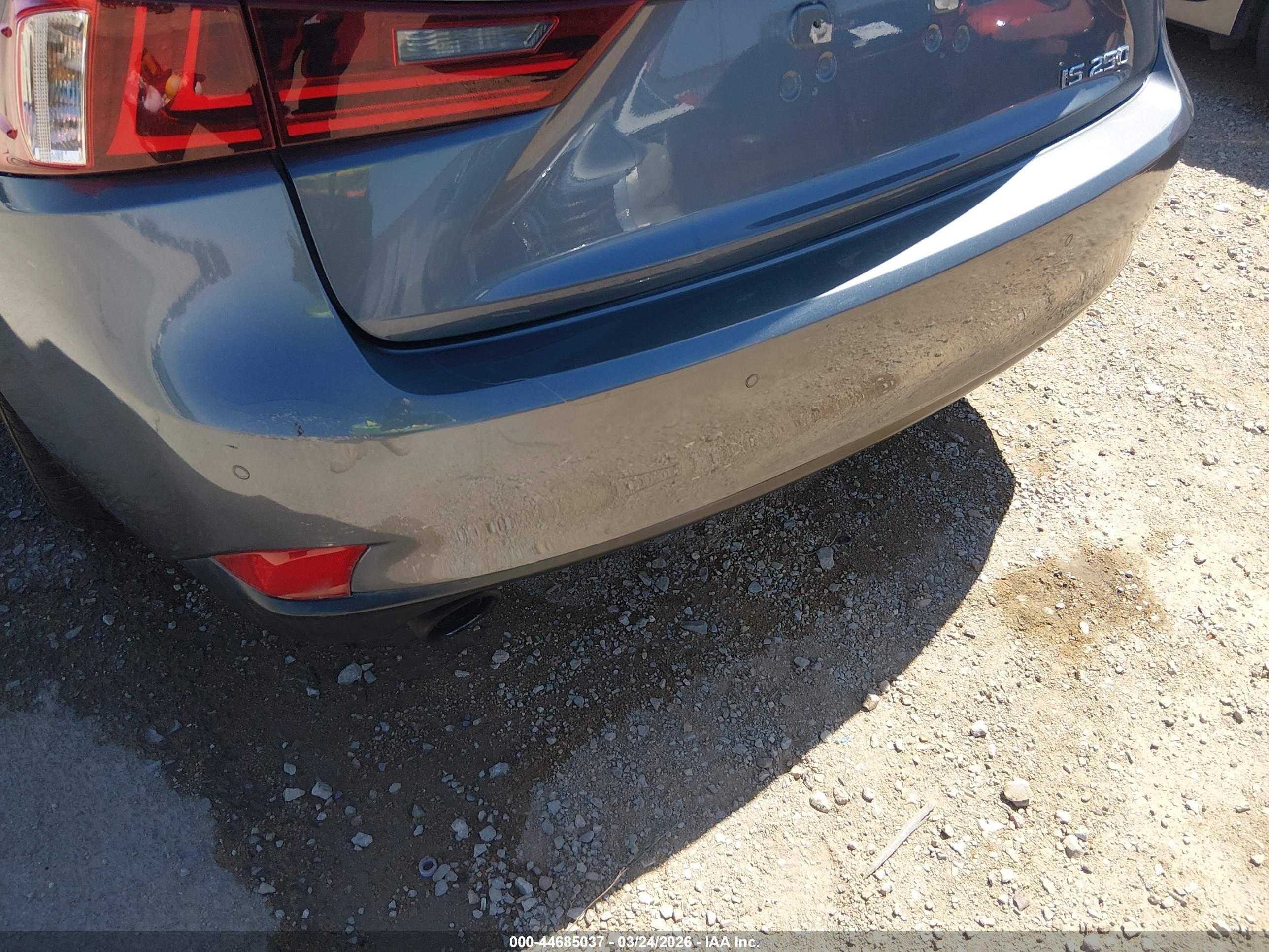 LEXUS IS image 6
