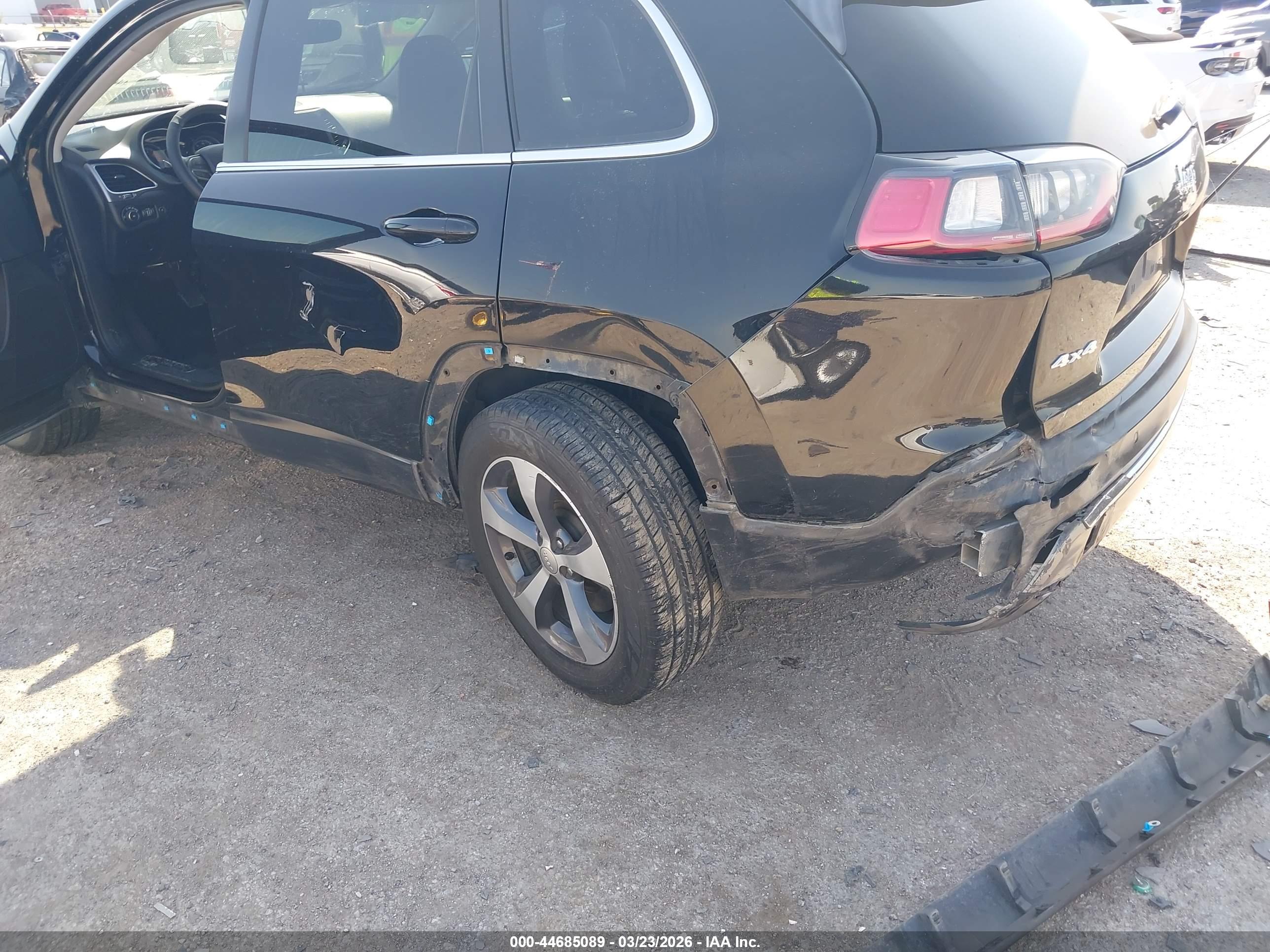 JEEP CHEROKEE image 6