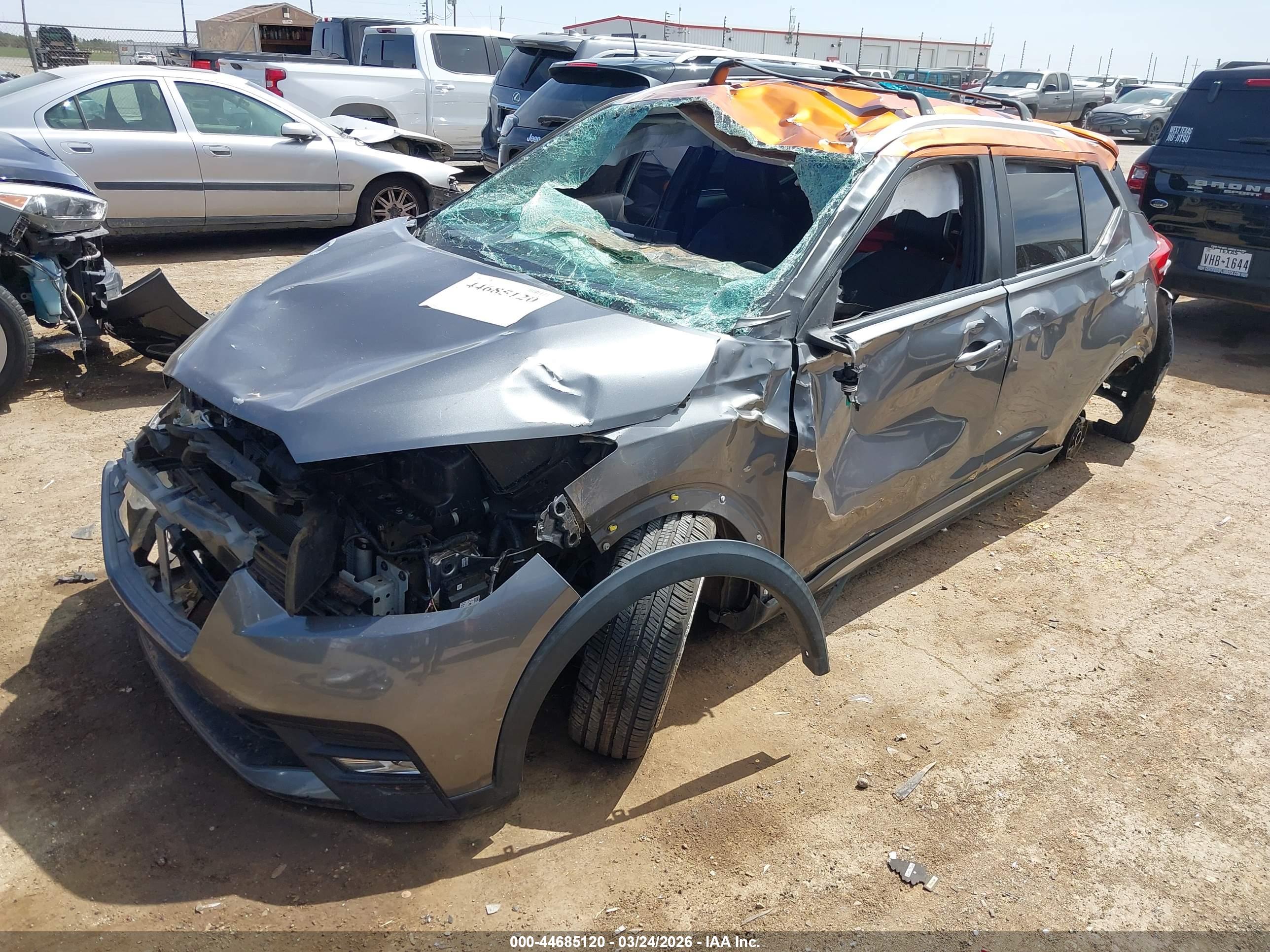 NISSAN KICKS image 2