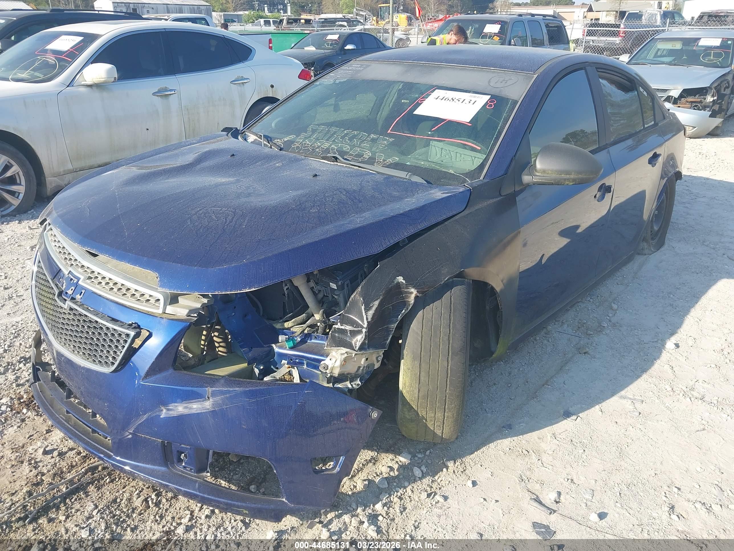 CHEVROLET CRUZE image 2