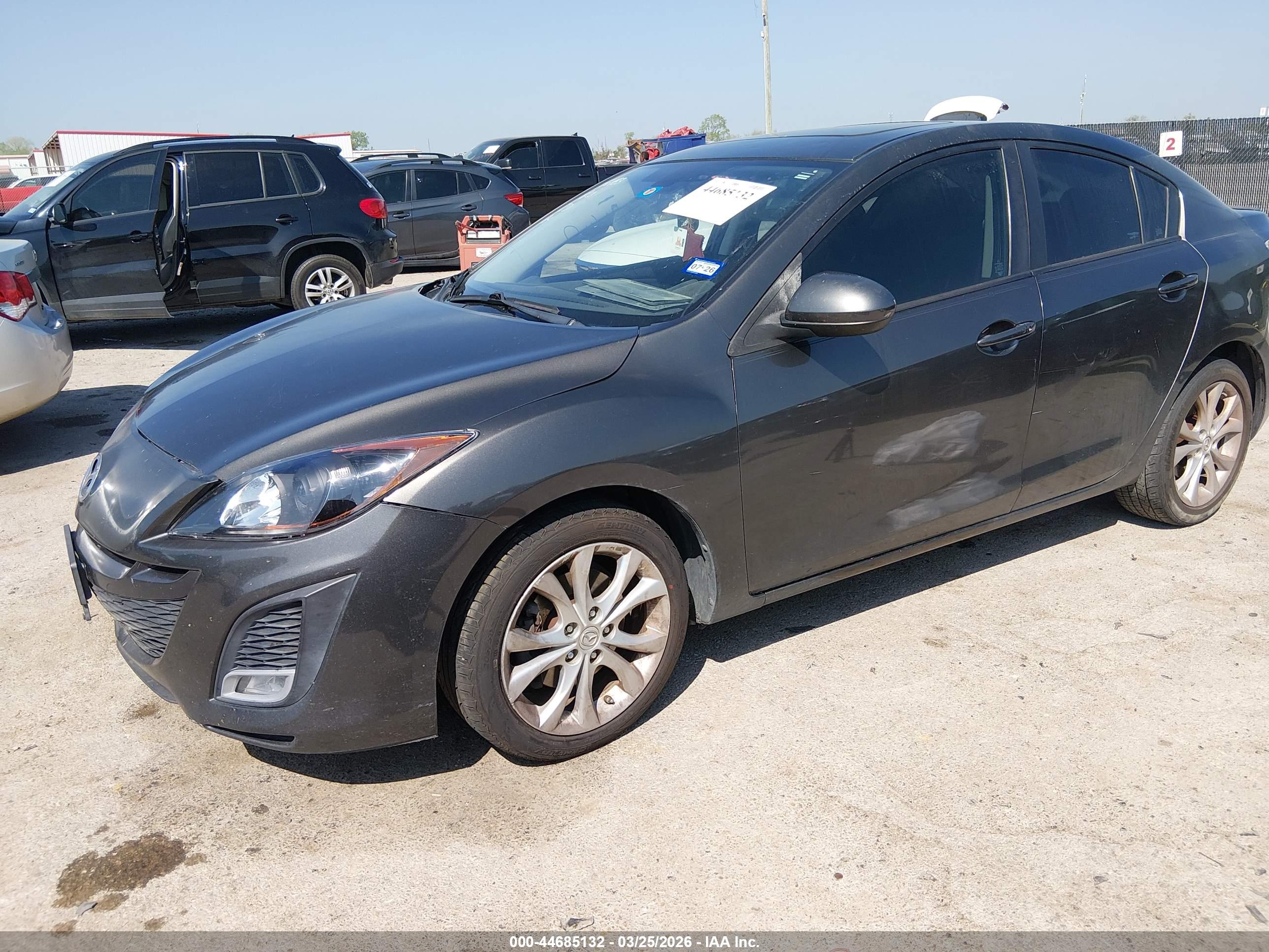 MAZDA MAZDA3 image 2
