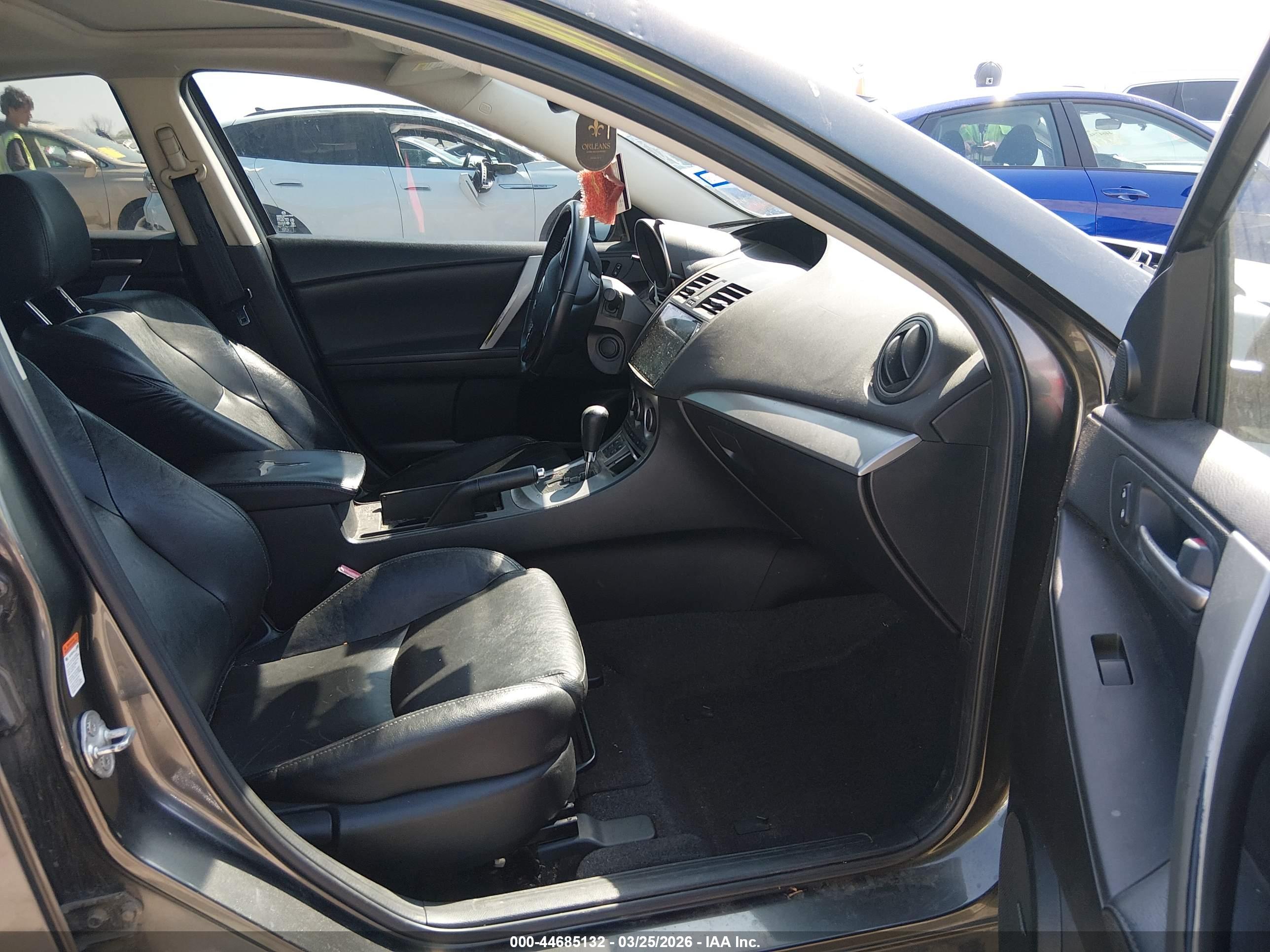 MAZDA MAZDA3 image 5
