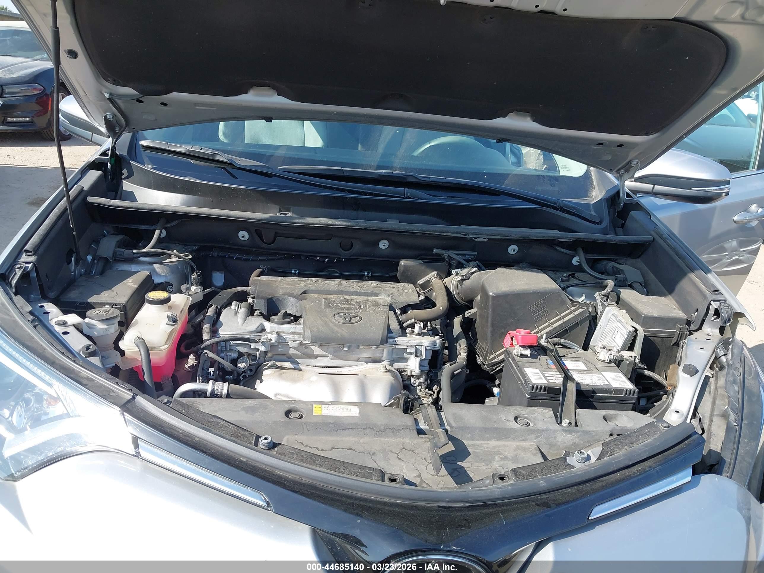 TOYOTA RAV4 image 10