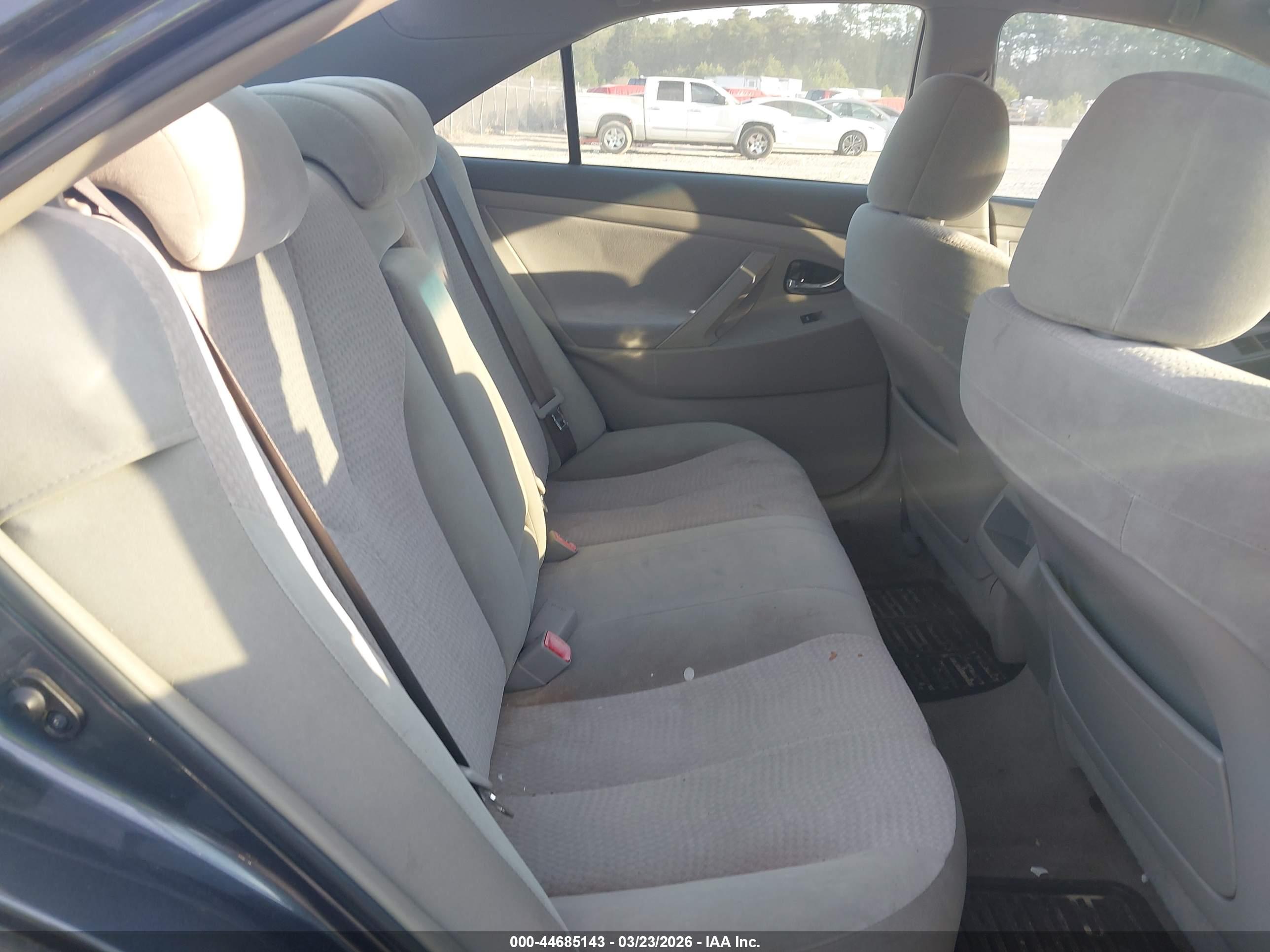 TOYOTA CAMRY image 8