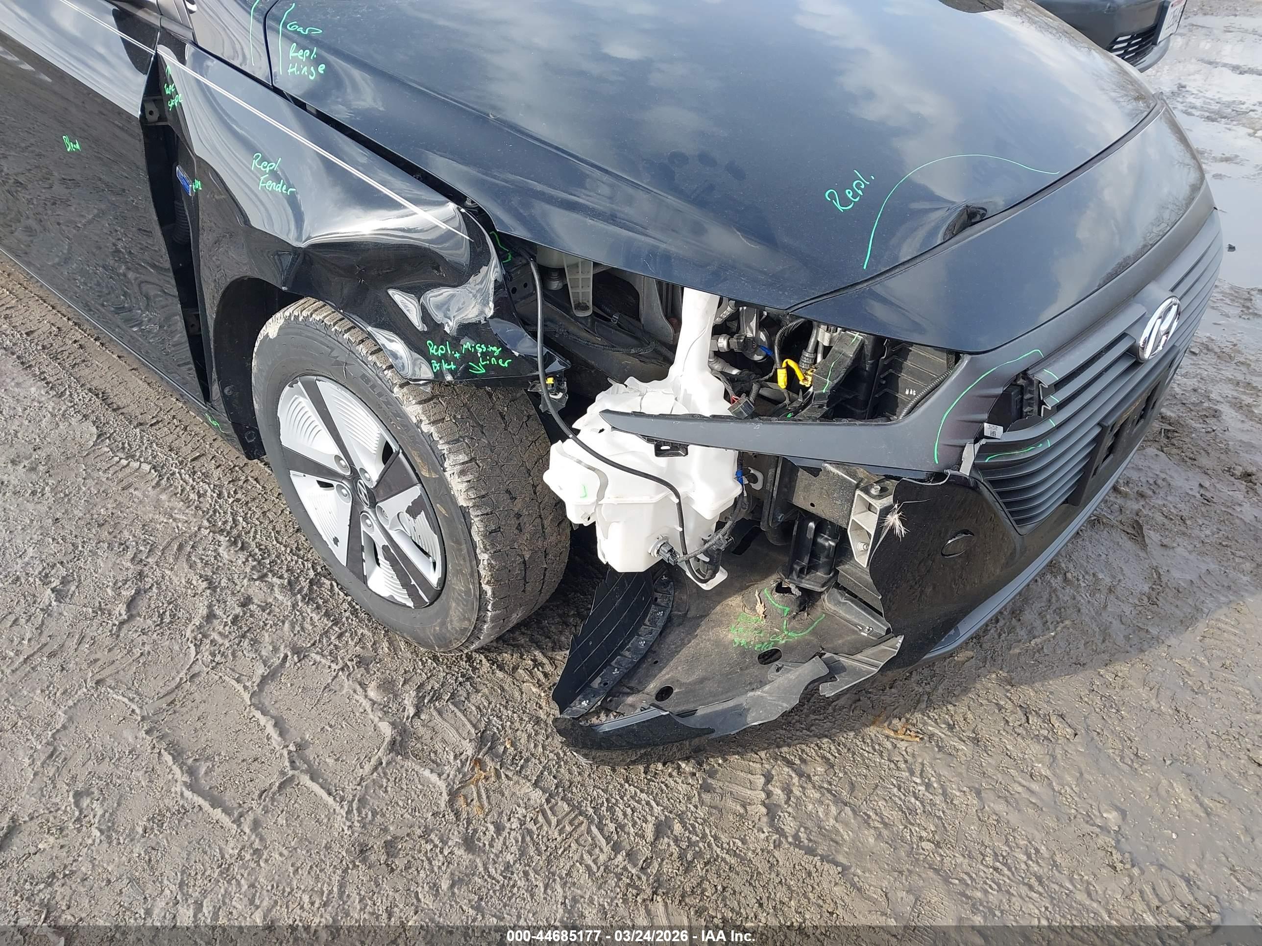 HYUNDAI IONIQ image 6
