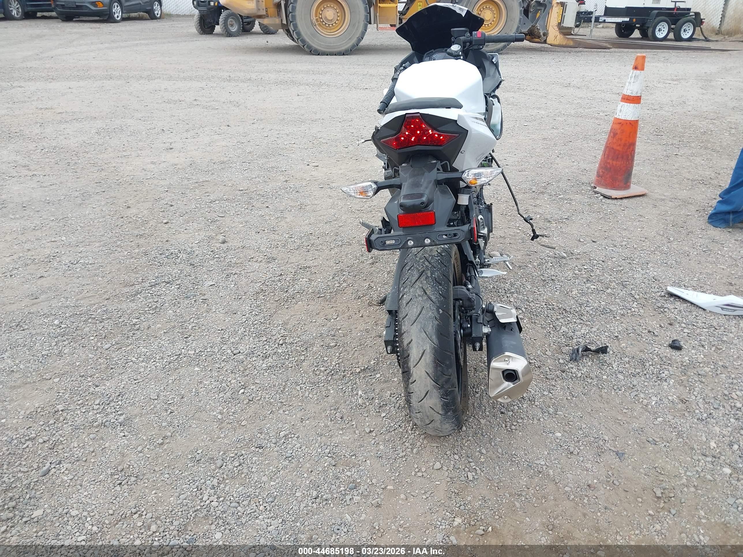 KAWASAKI EX400 image 6