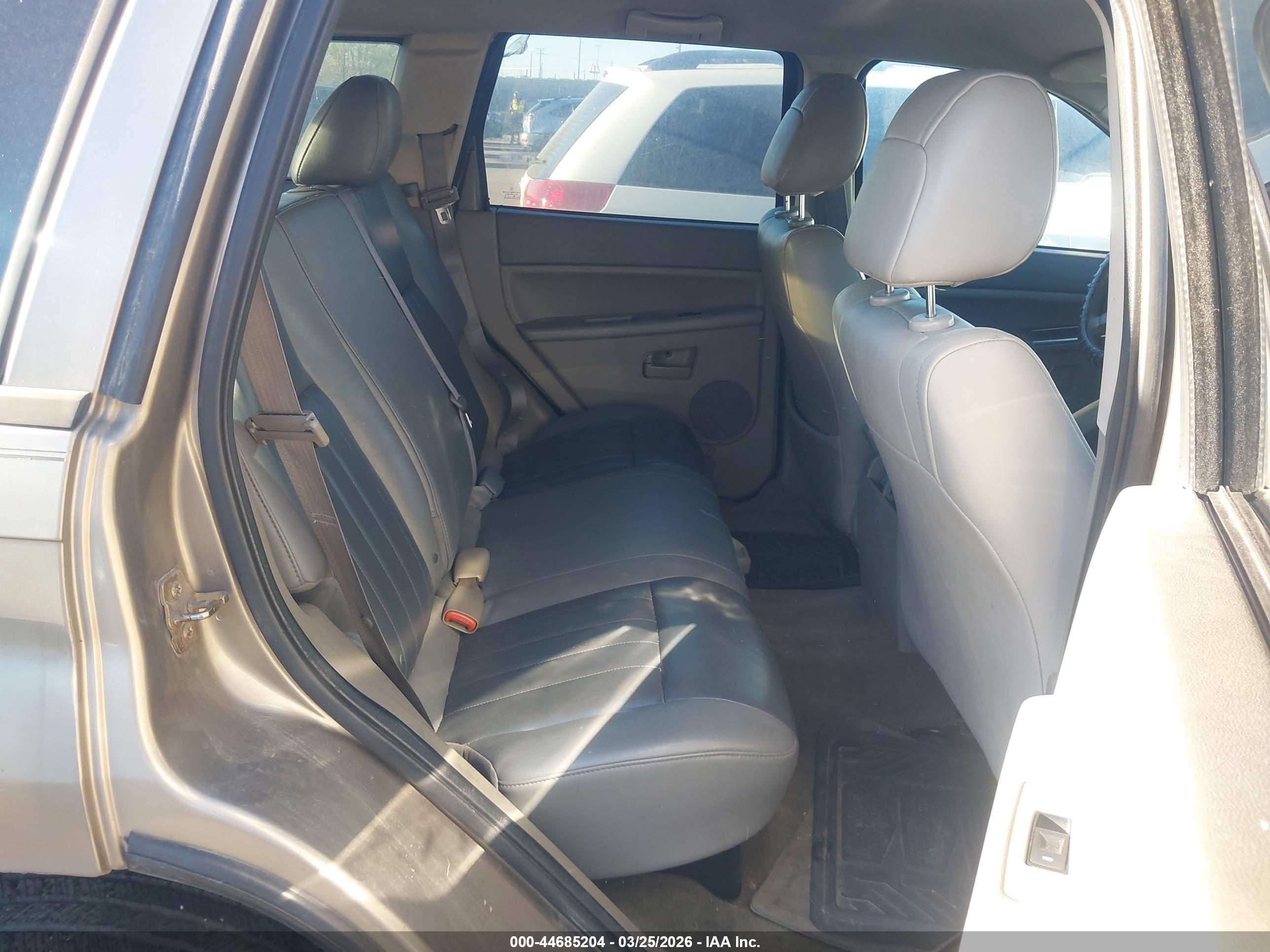 JEEP GRAND image 8