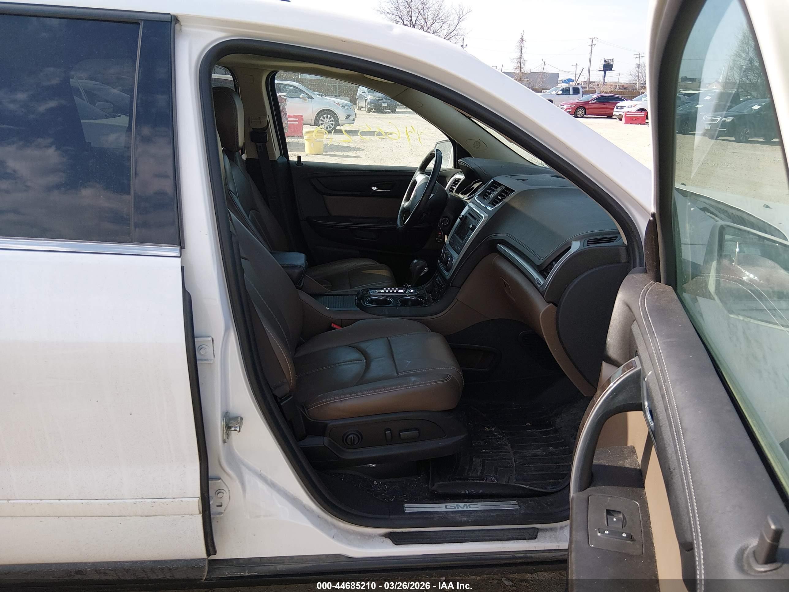GMC ACADIA image 5