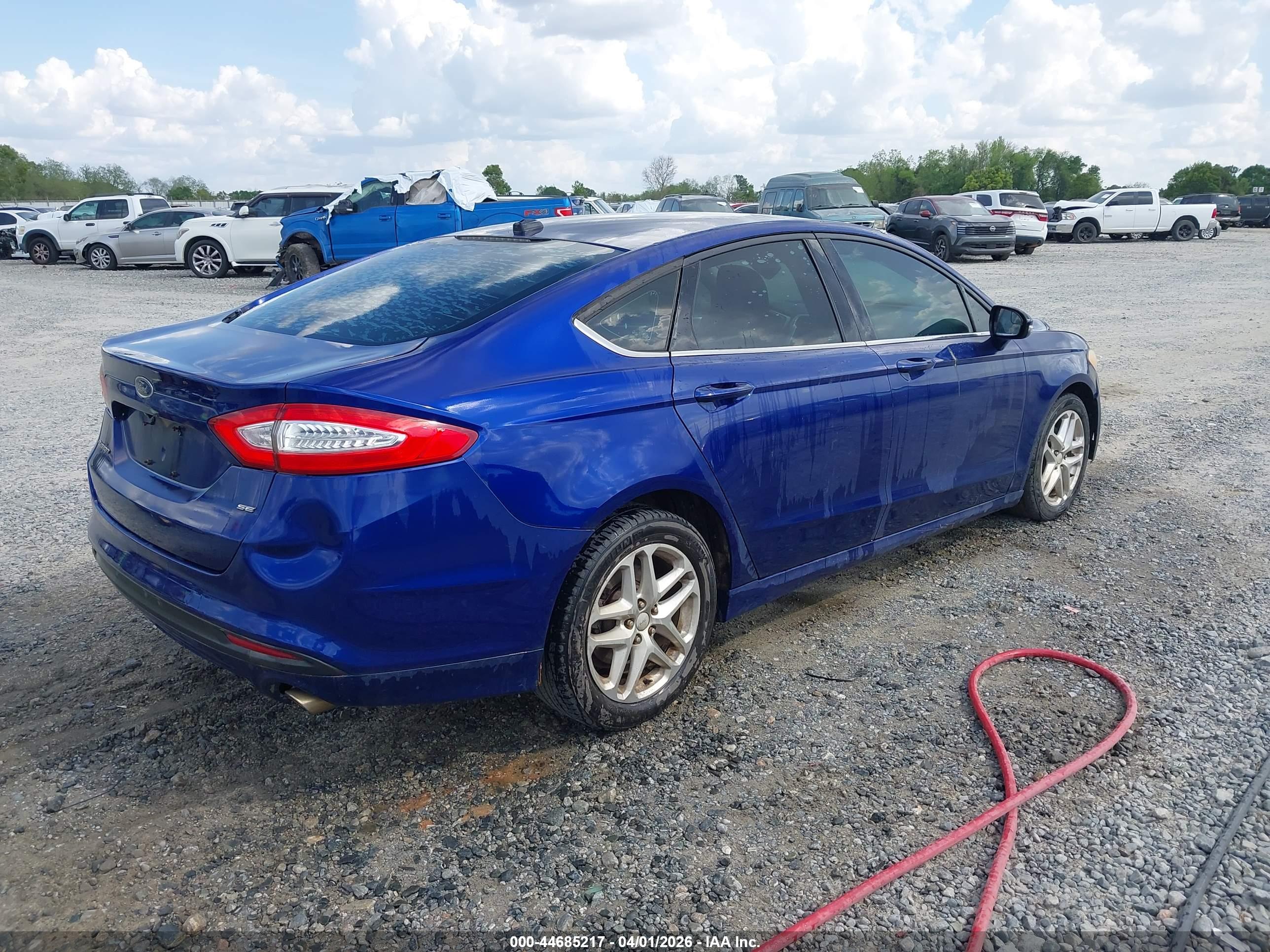 FORD FUSION image 4