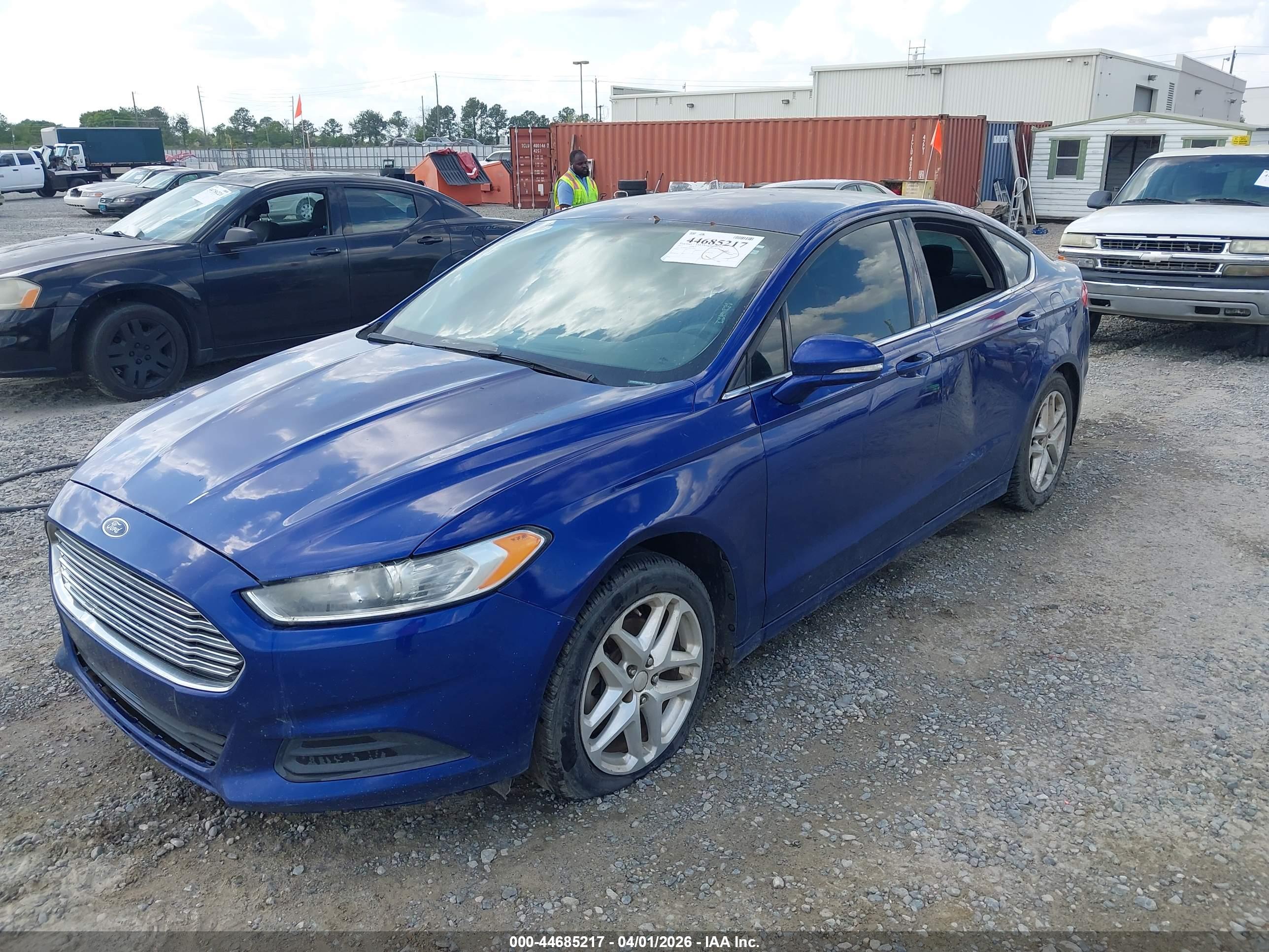 FORD FUSION image 6
