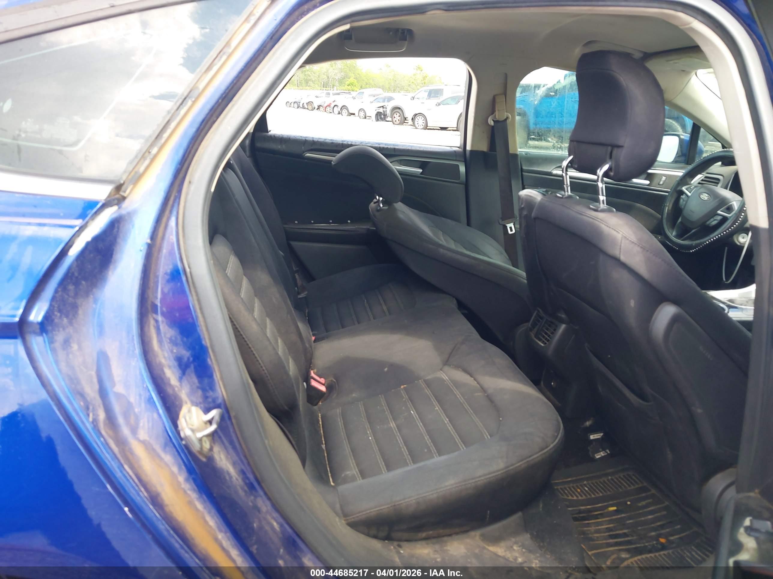 FORD FUSION image 8