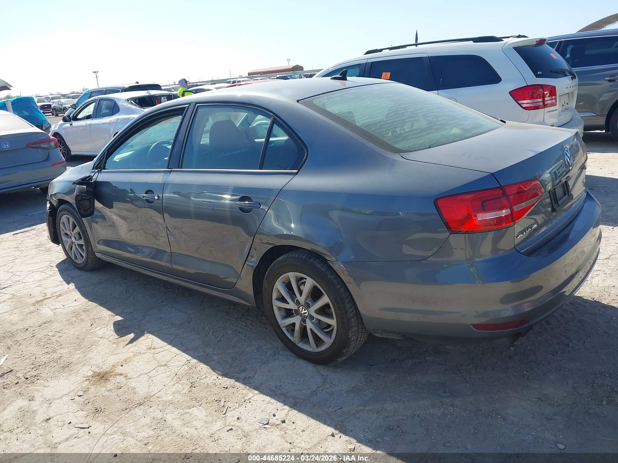 VOLKSWAGEN JETTA image 3