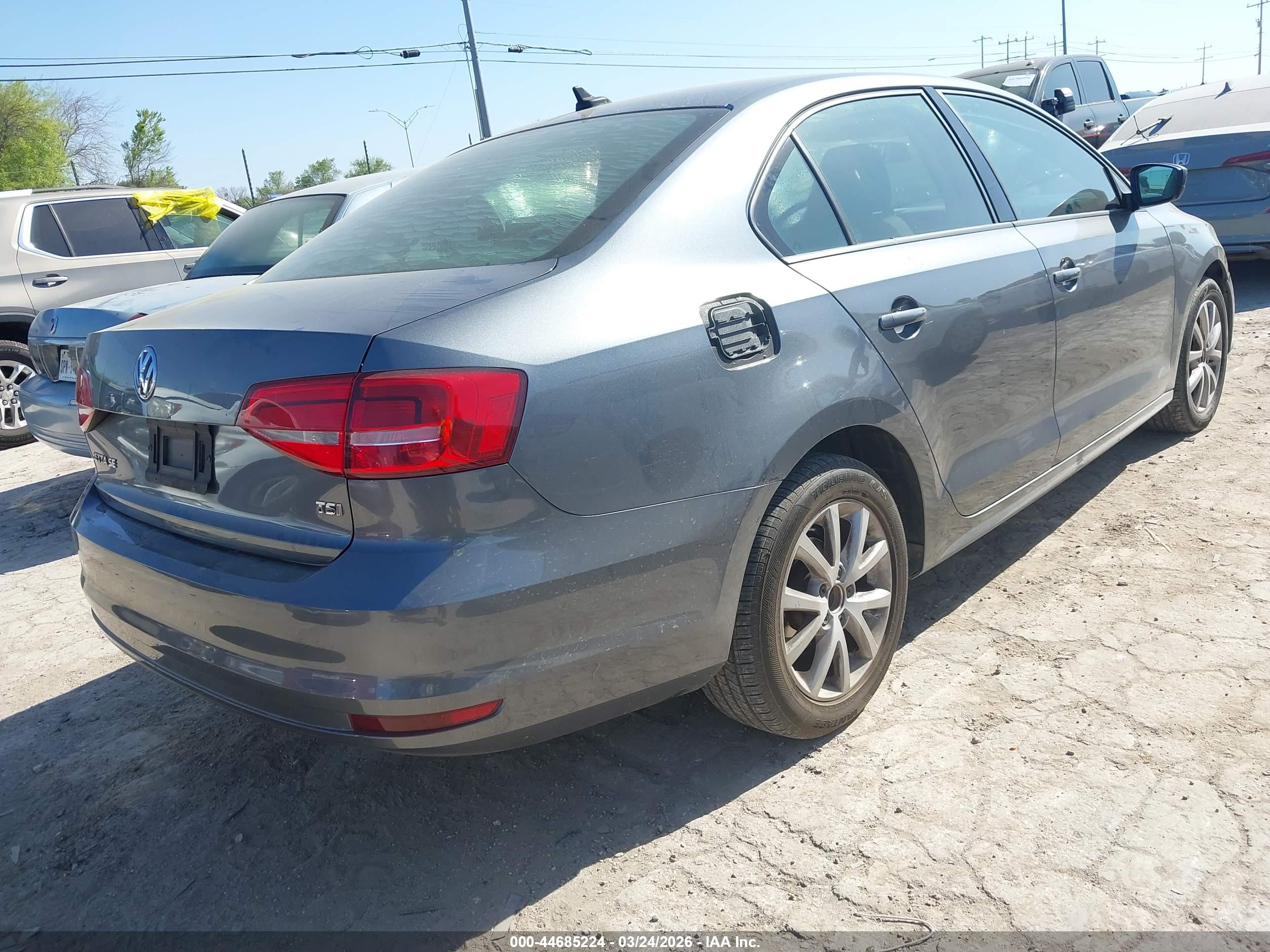 VOLKSWAGEN JETTA image 4