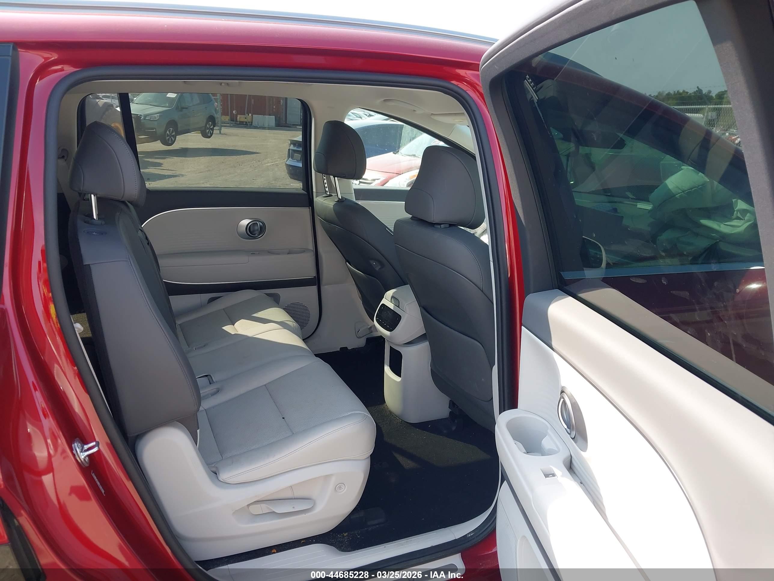 HYUNDAI IONIQ image 8