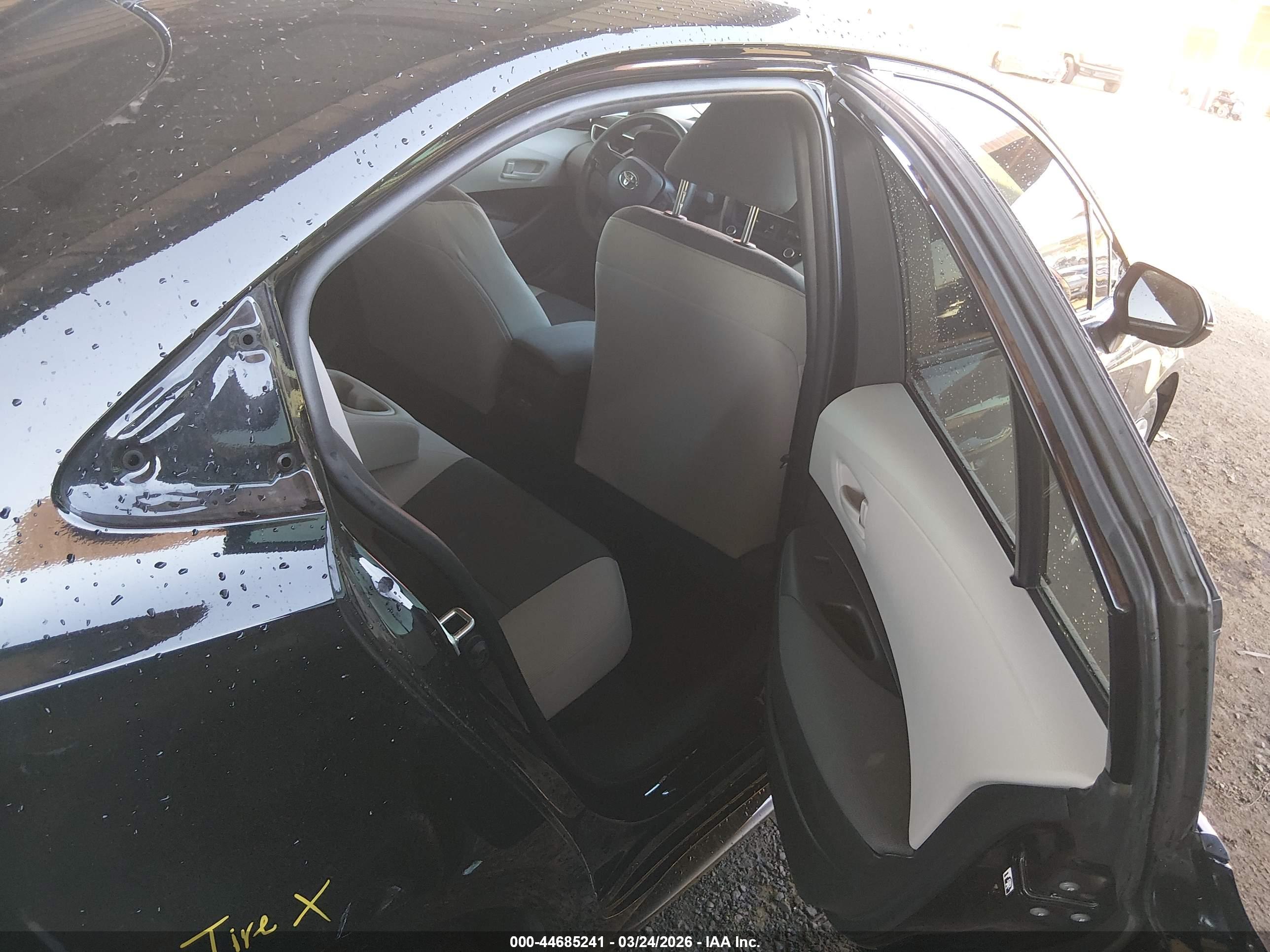 TOYOTA COROLLA image 8