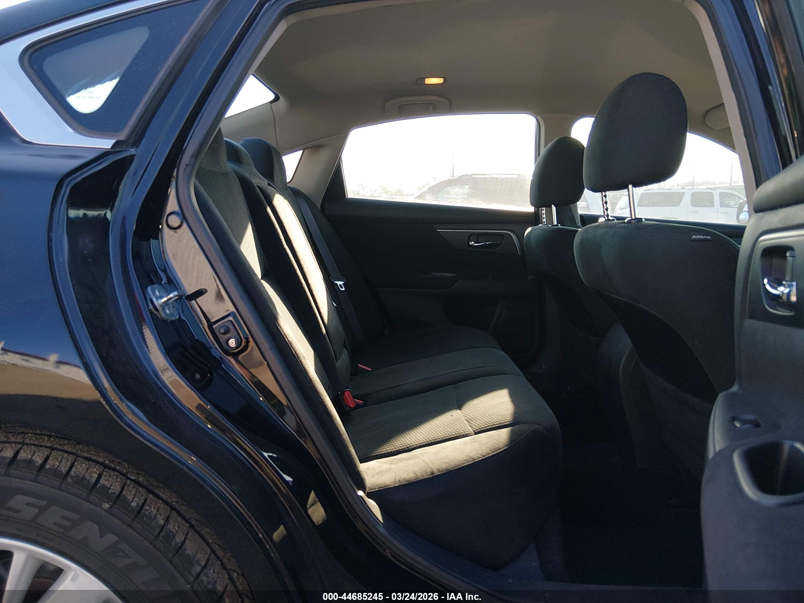 NISSAN ALTIMA image 8