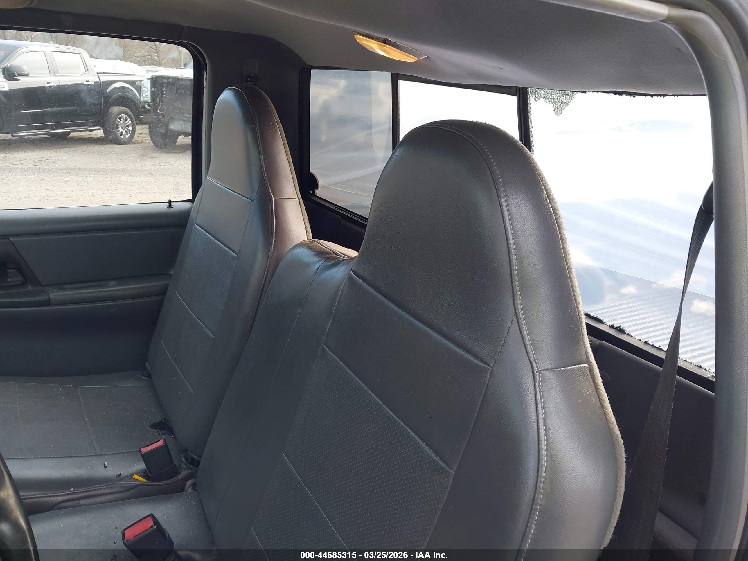 FORD RANGER image 8