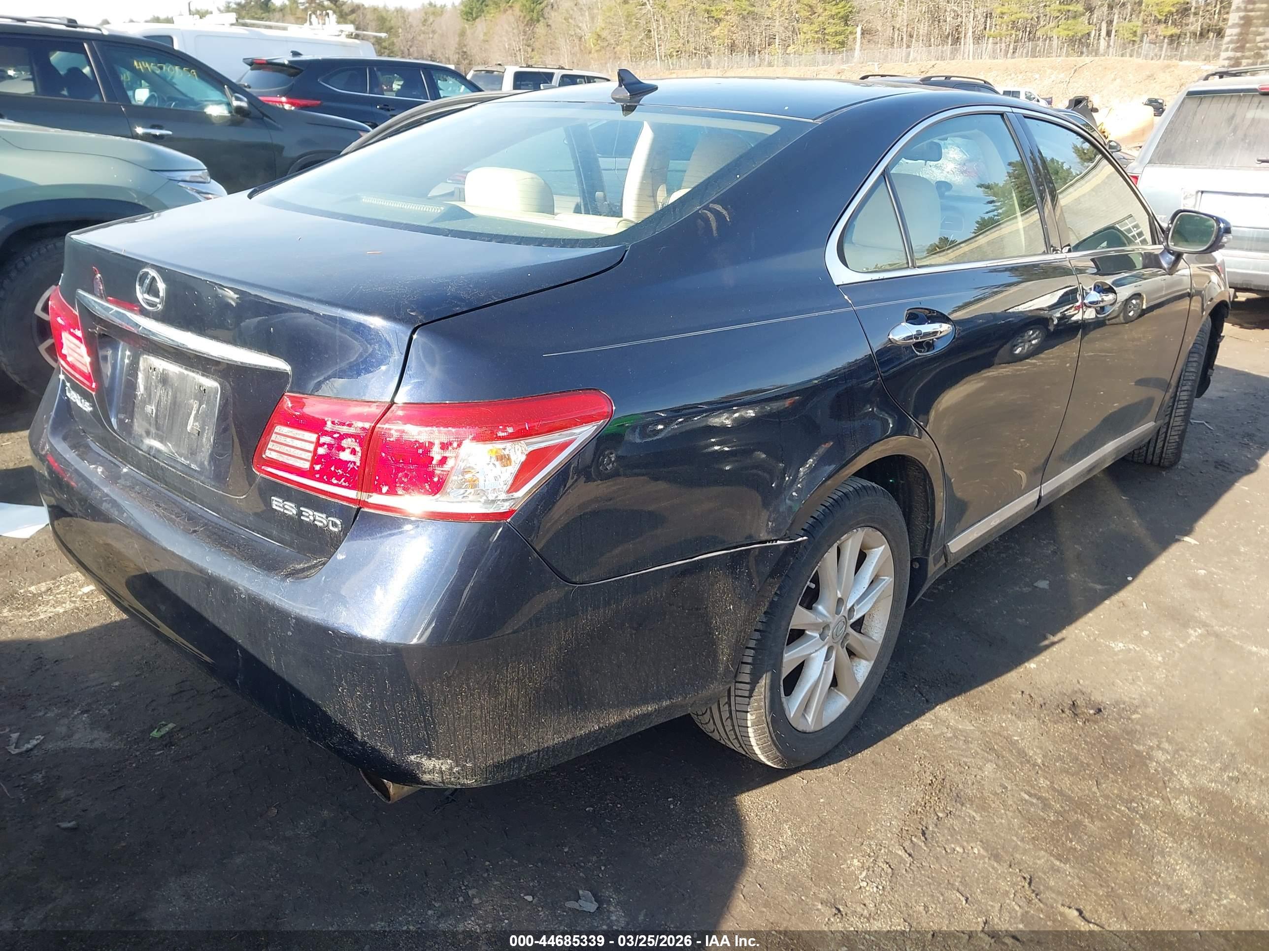 LEXUS ES image 4