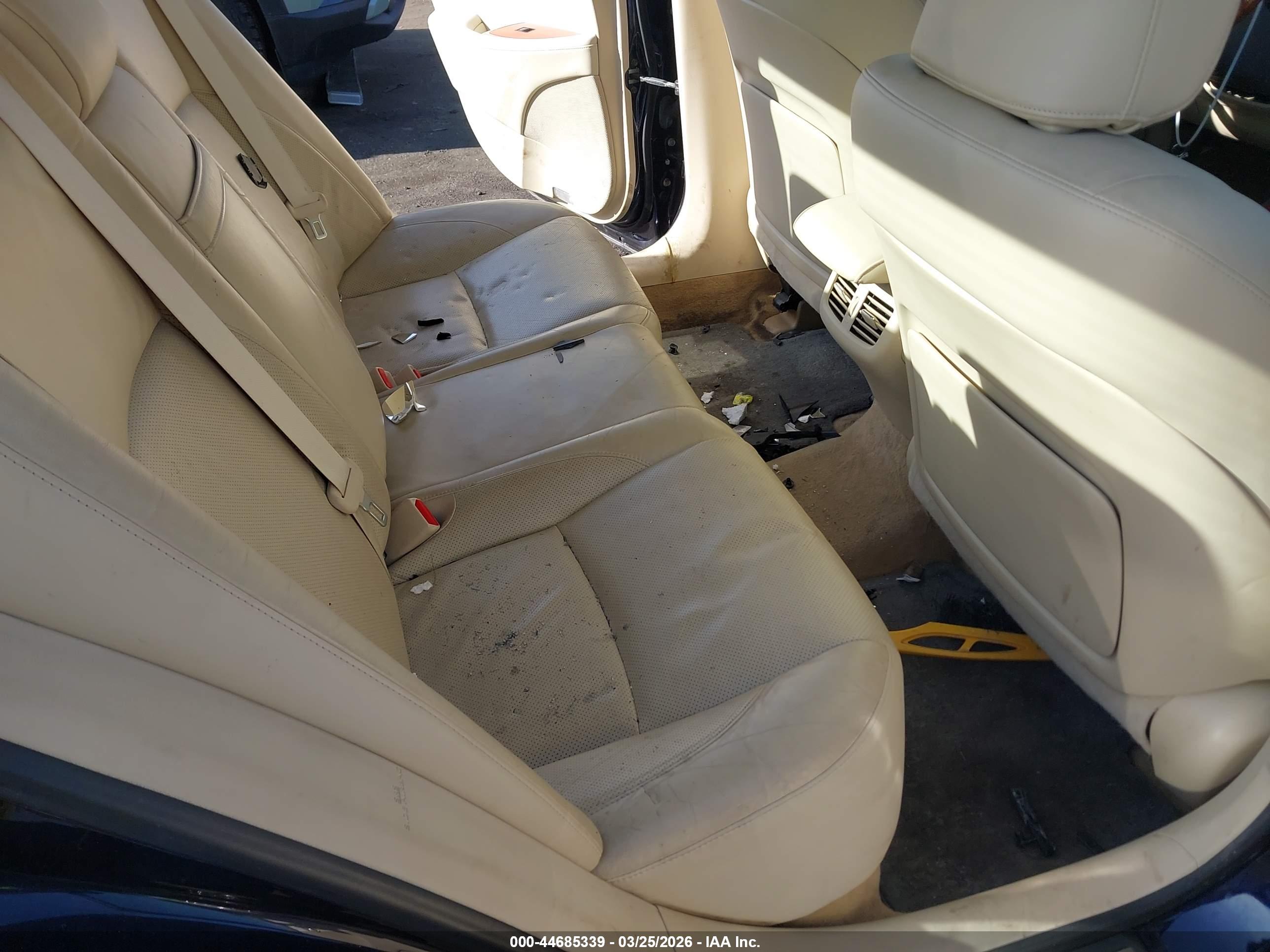 LEXUS ES image 8