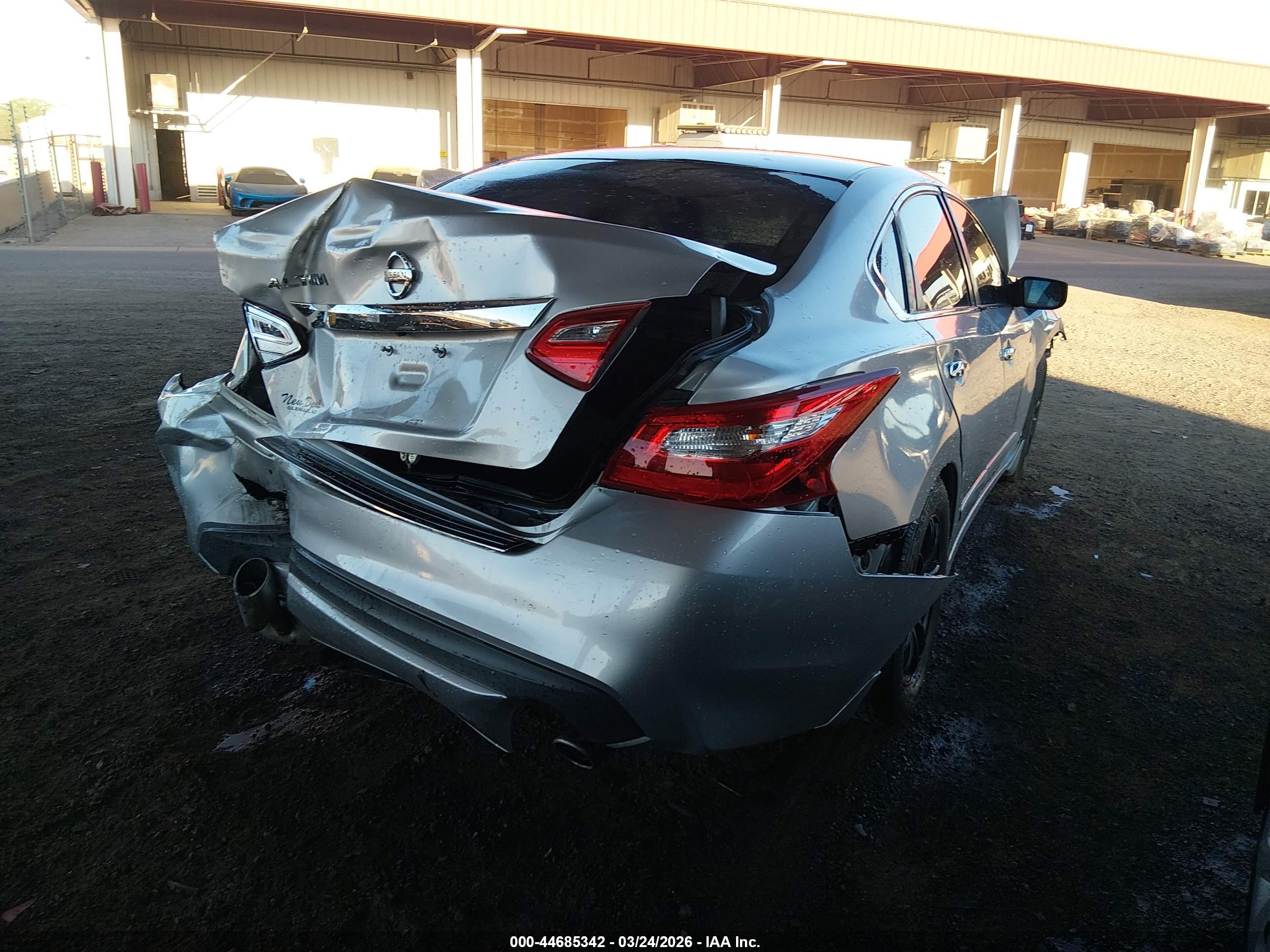NISSAN ALTIMA image 4