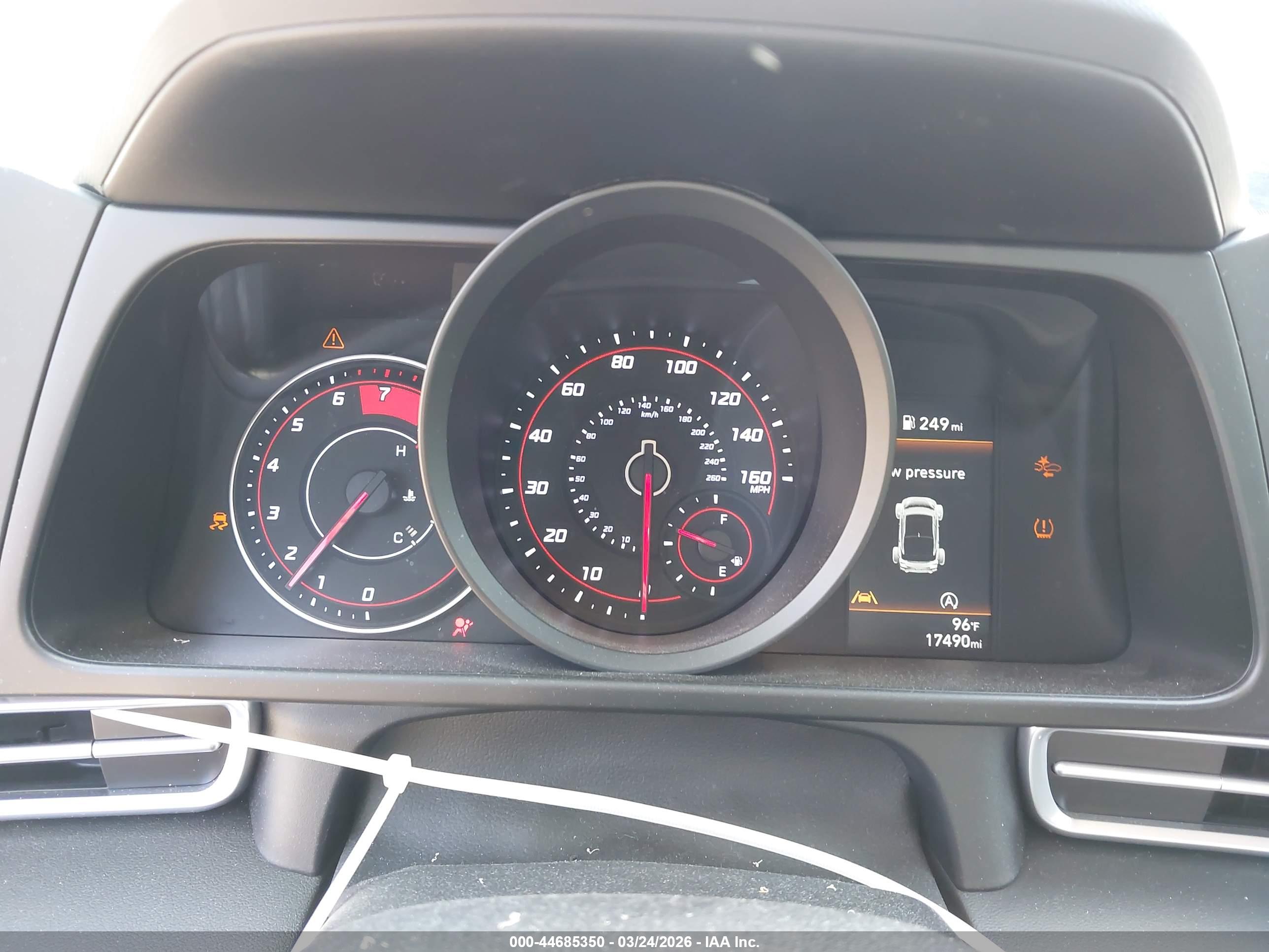 HYUNDAI ELANTRA image 7