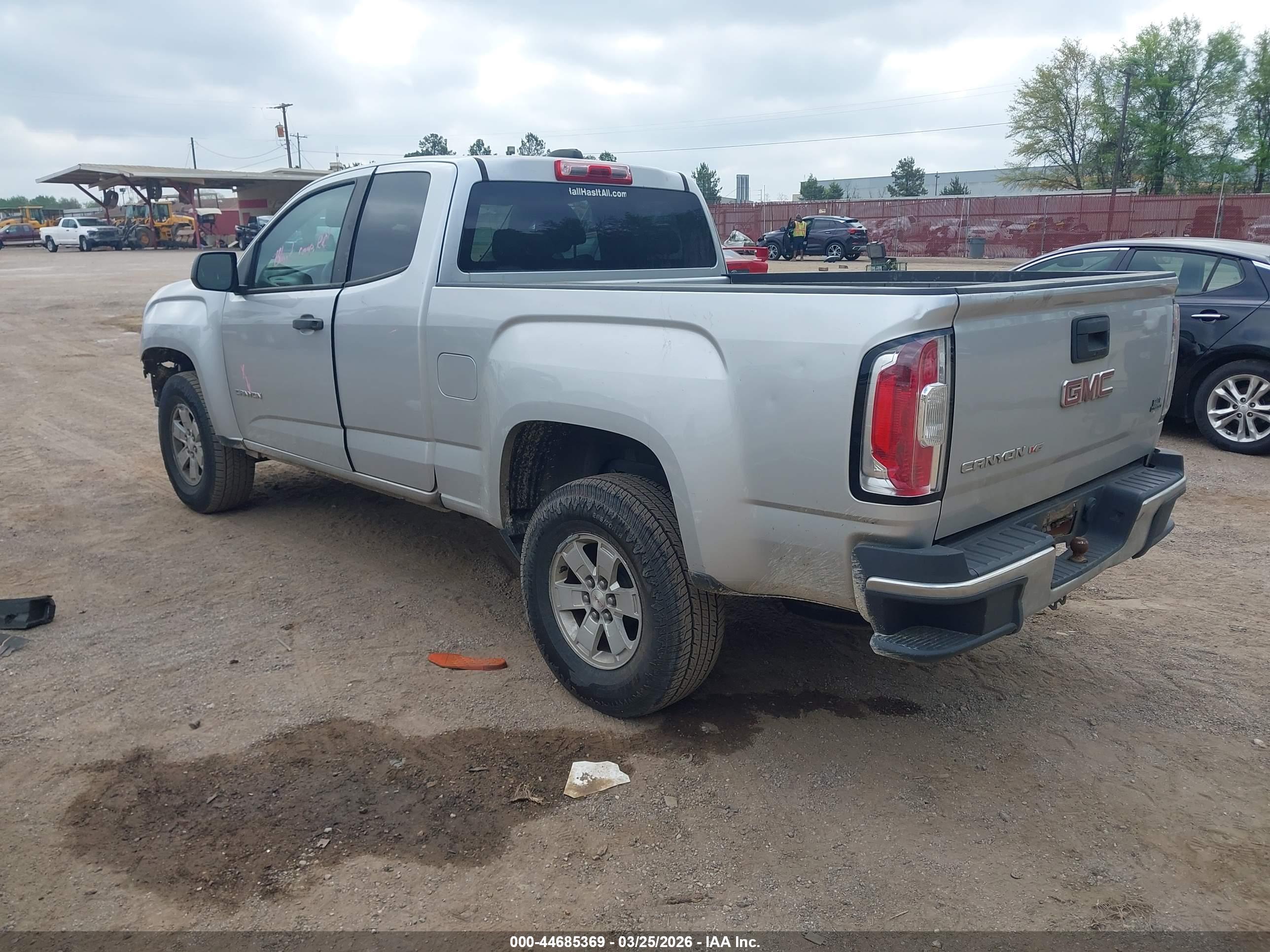 GMC CANYON image 3