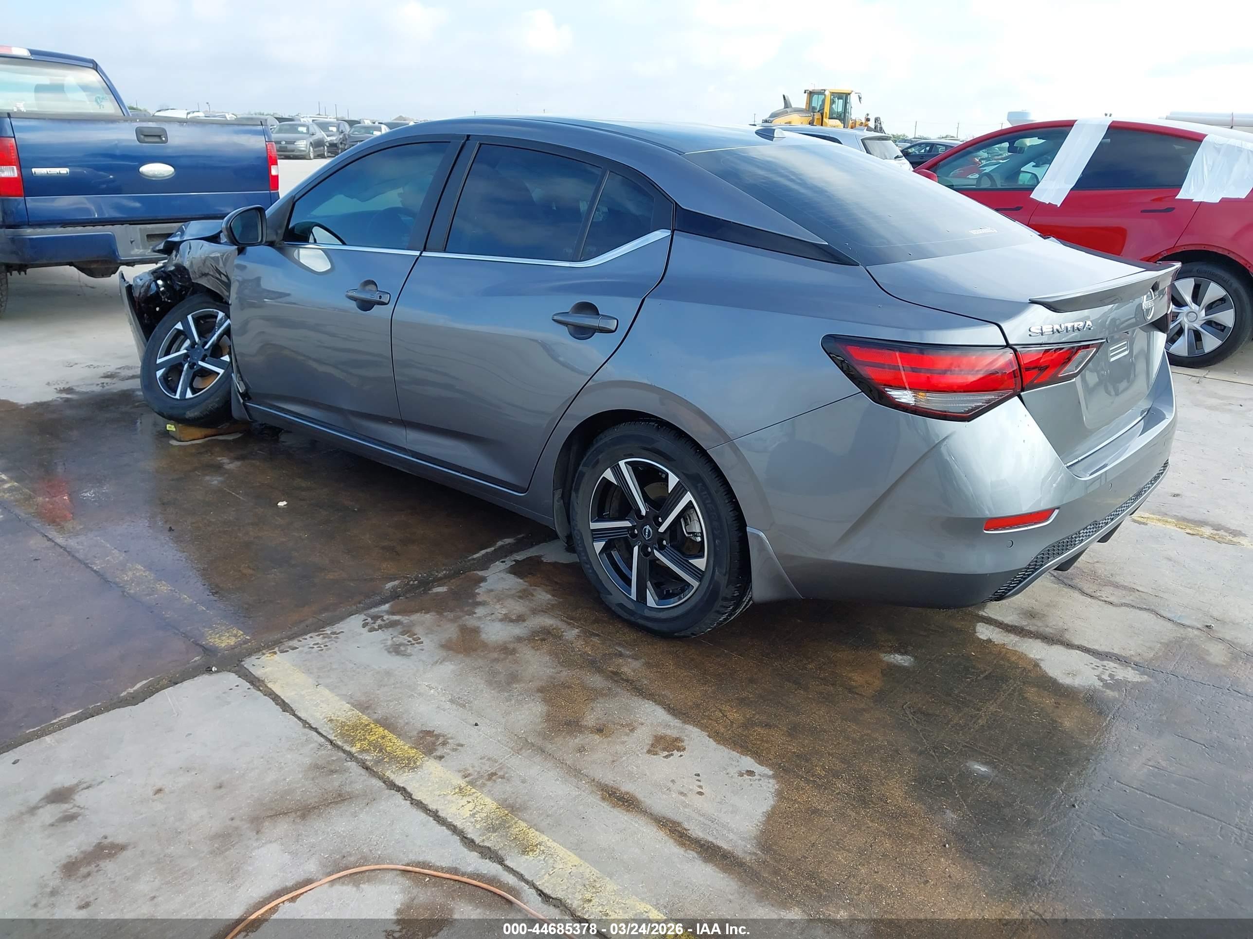 NISSAN SENTRA image 3