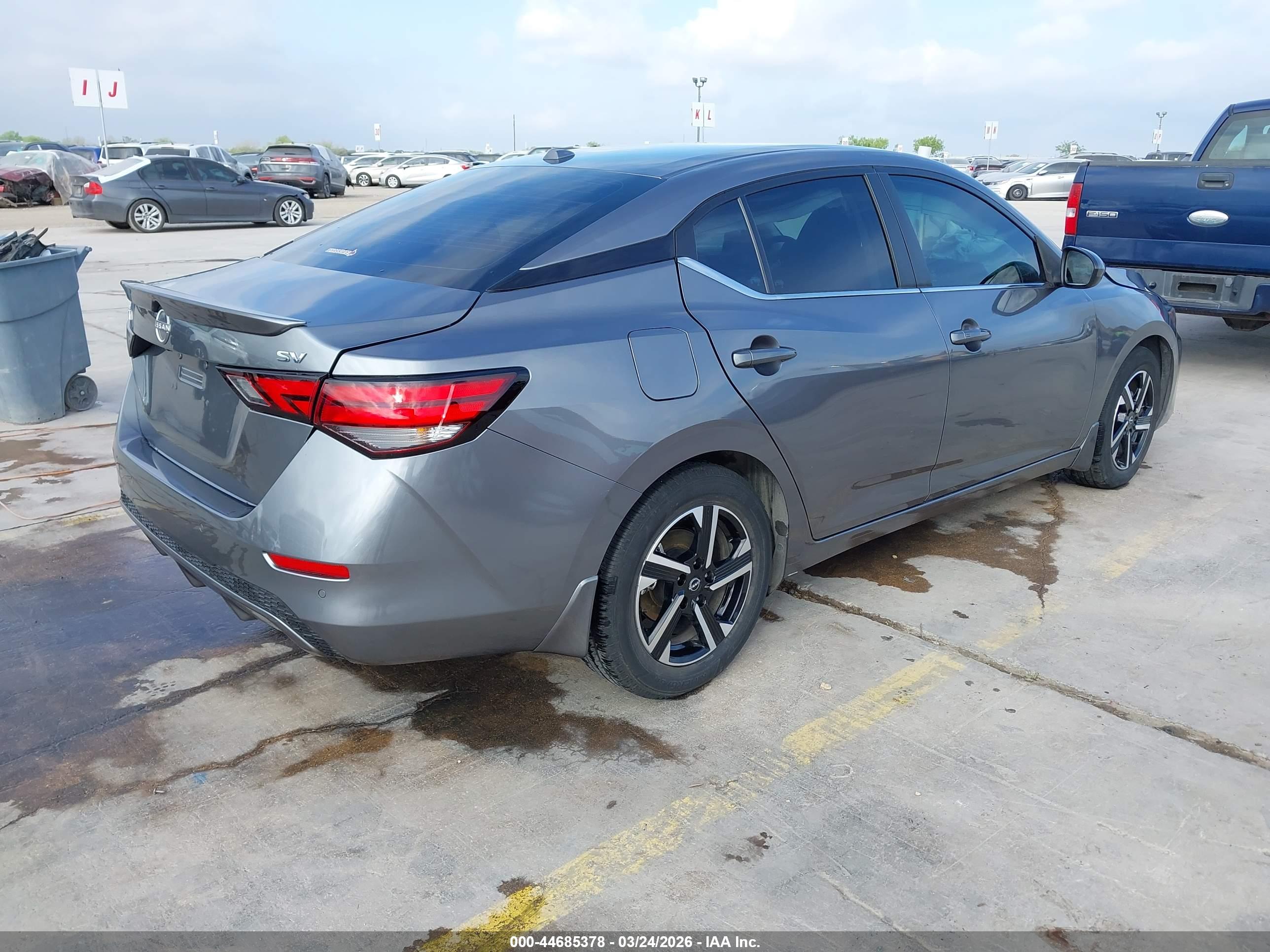 NISSAN SENTRA image 4