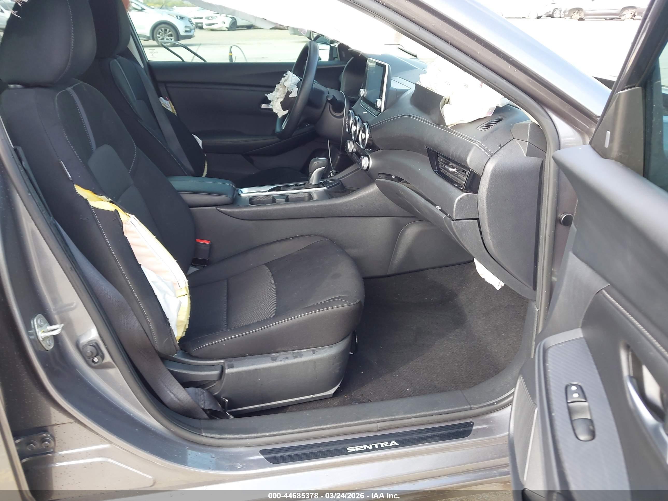 NISSAN SENTRA image 5