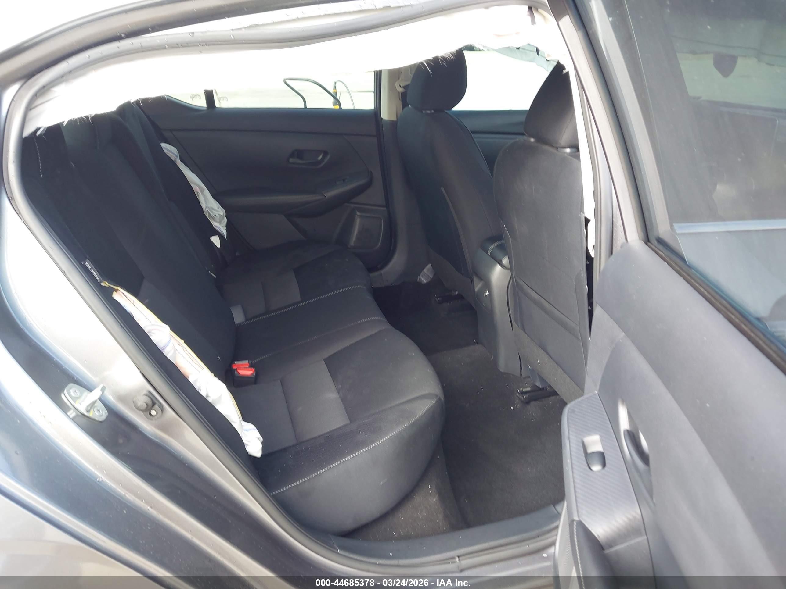 NISSAN SENTRA image 8