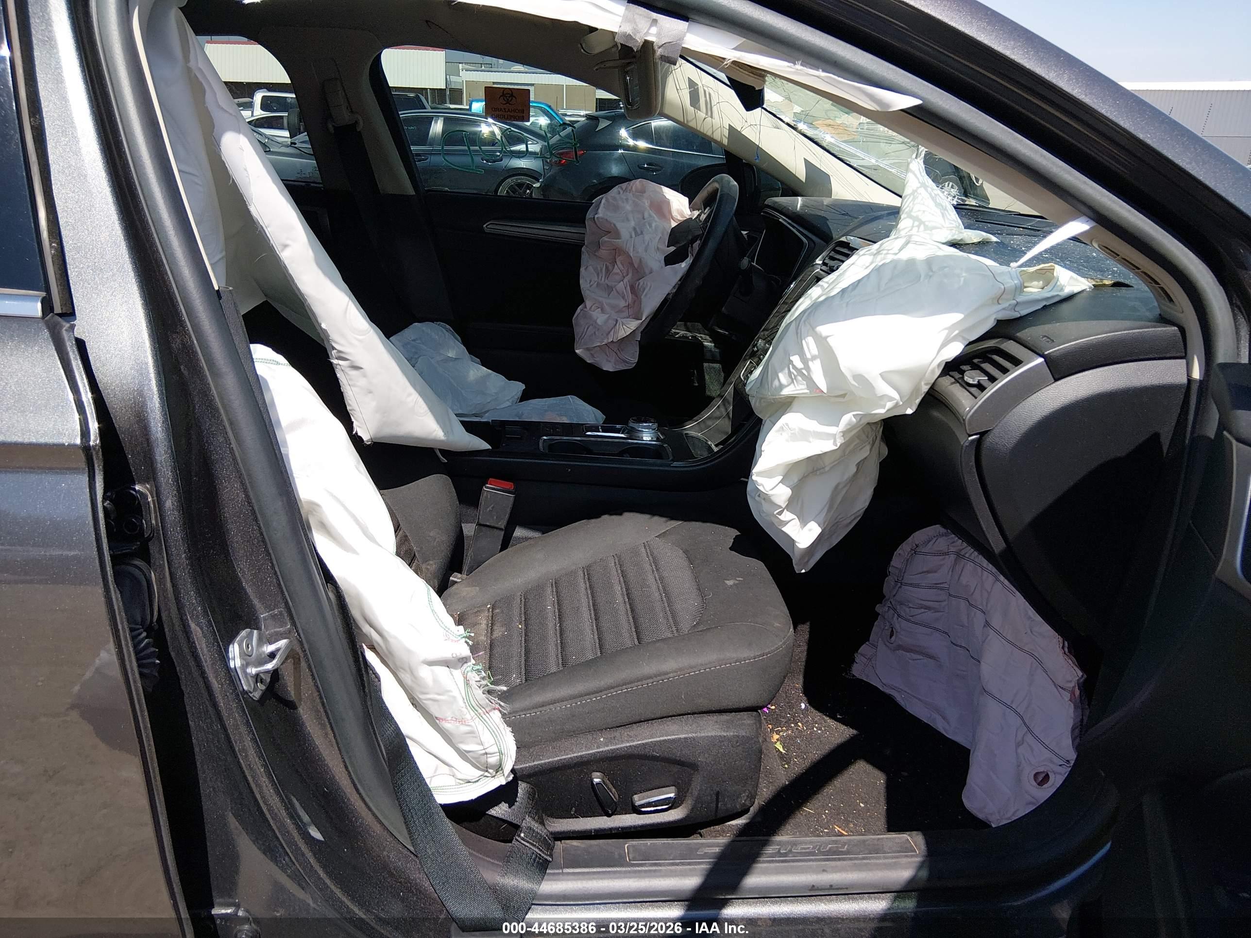 FORD FUSION image 5