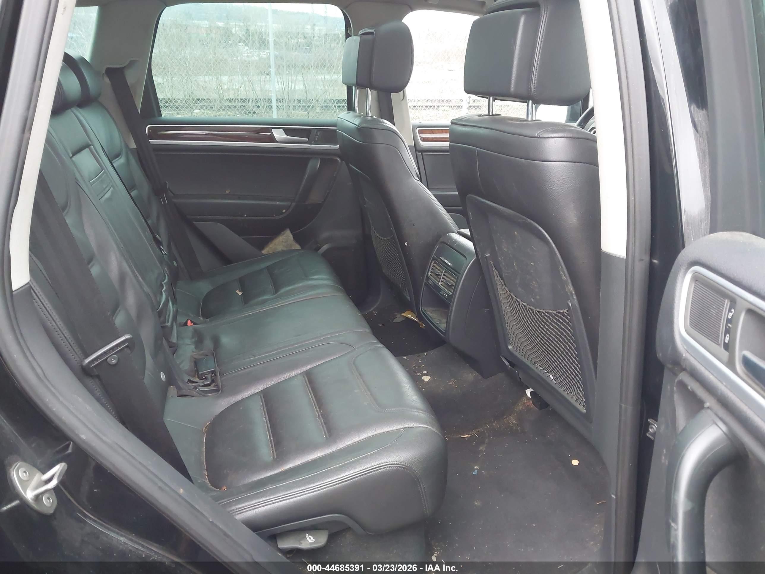 VOLKSWAGEN TOUAREG image 8