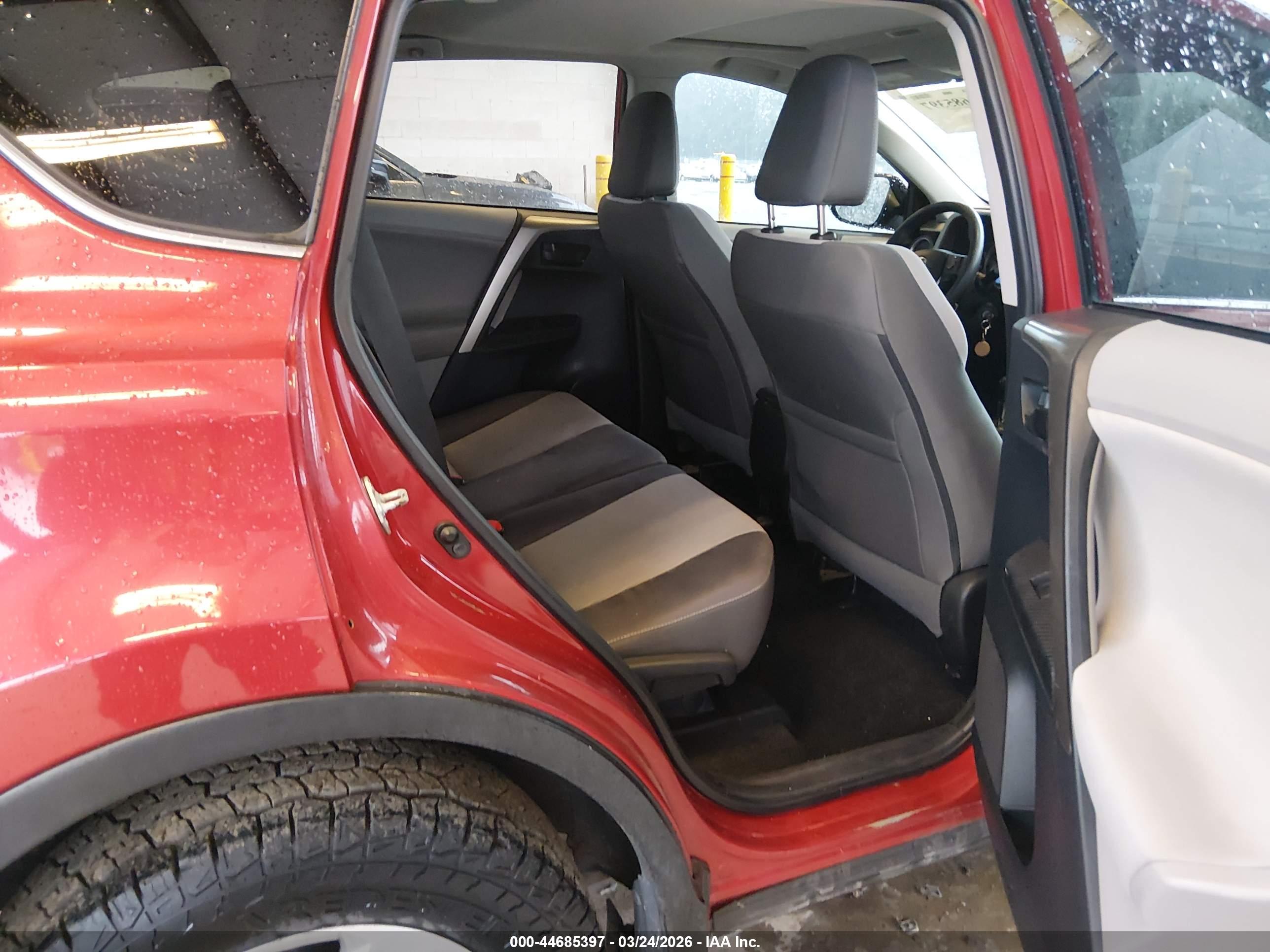 TOYOTA RAV4 image 8