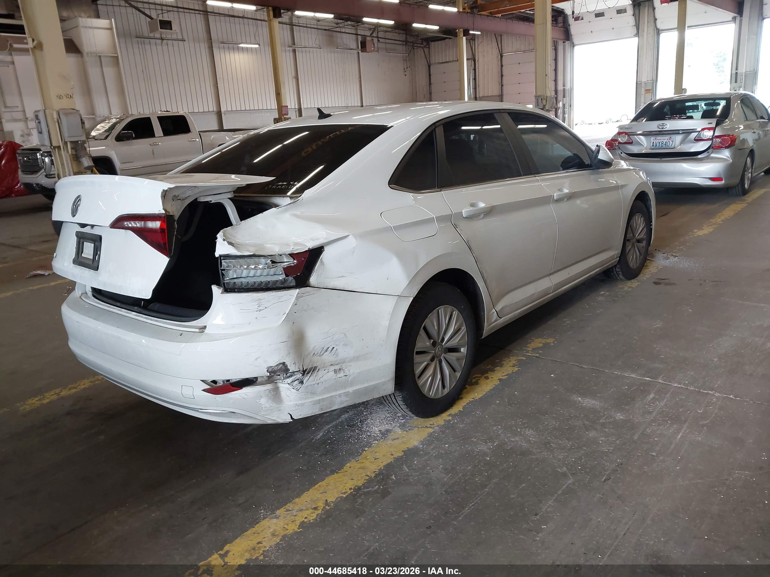 VOLKSWAGEN JETTA image 4