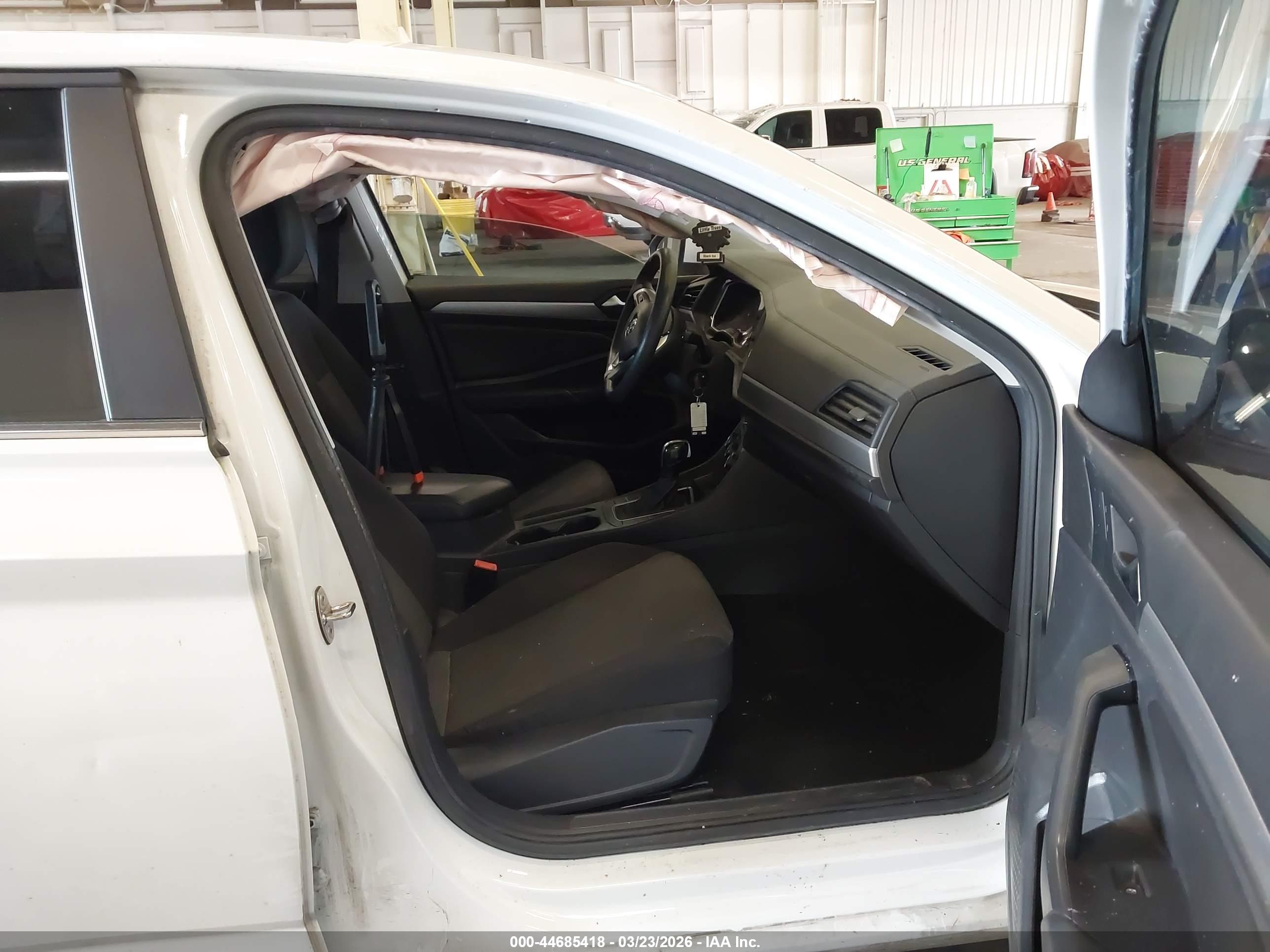 VOLKSWAGEN JETTA image 5