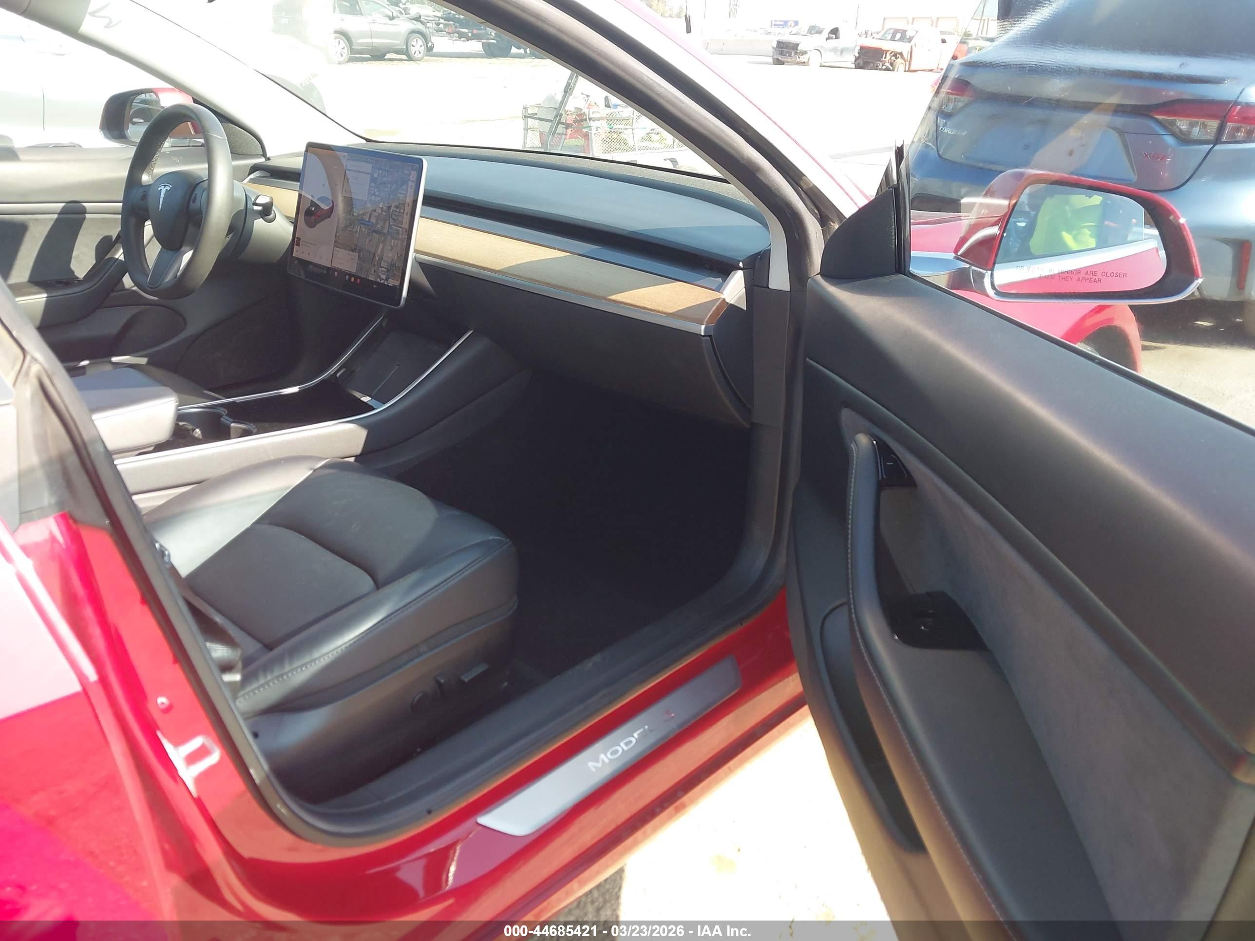 TESLA MODEL image 5