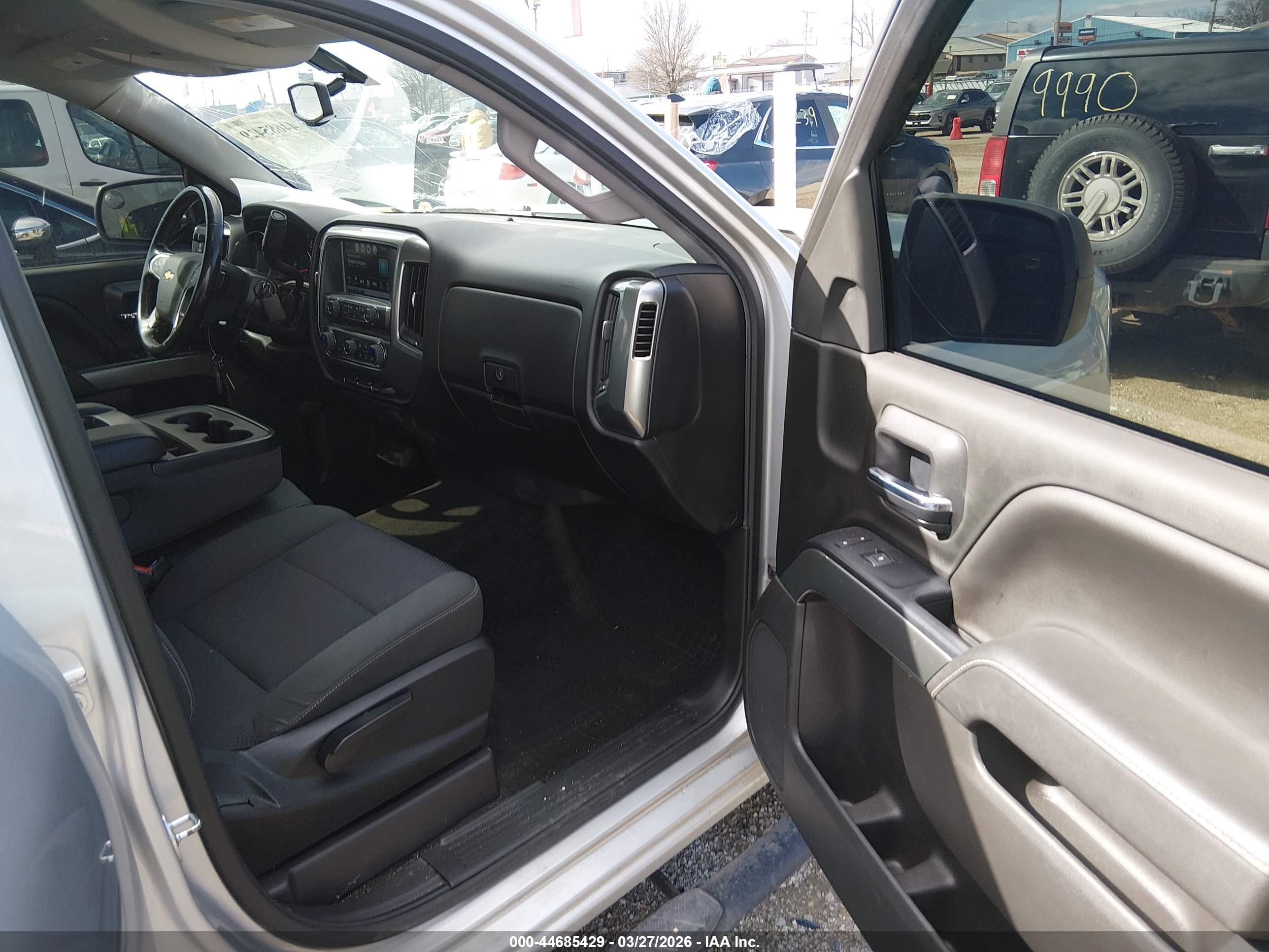 CHEVROLET SILVERADO image 5