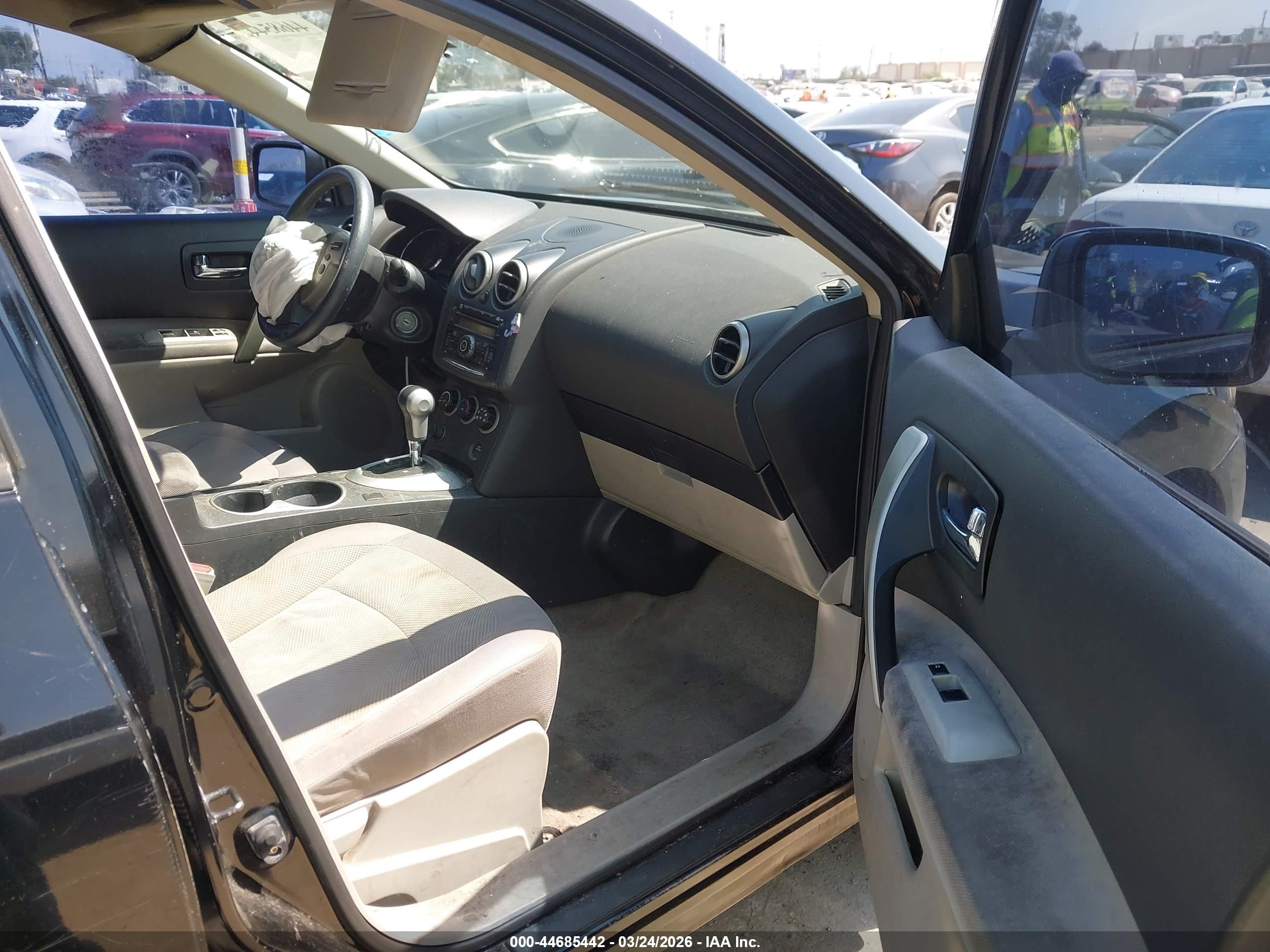 NISSAN ROGUE image 5
