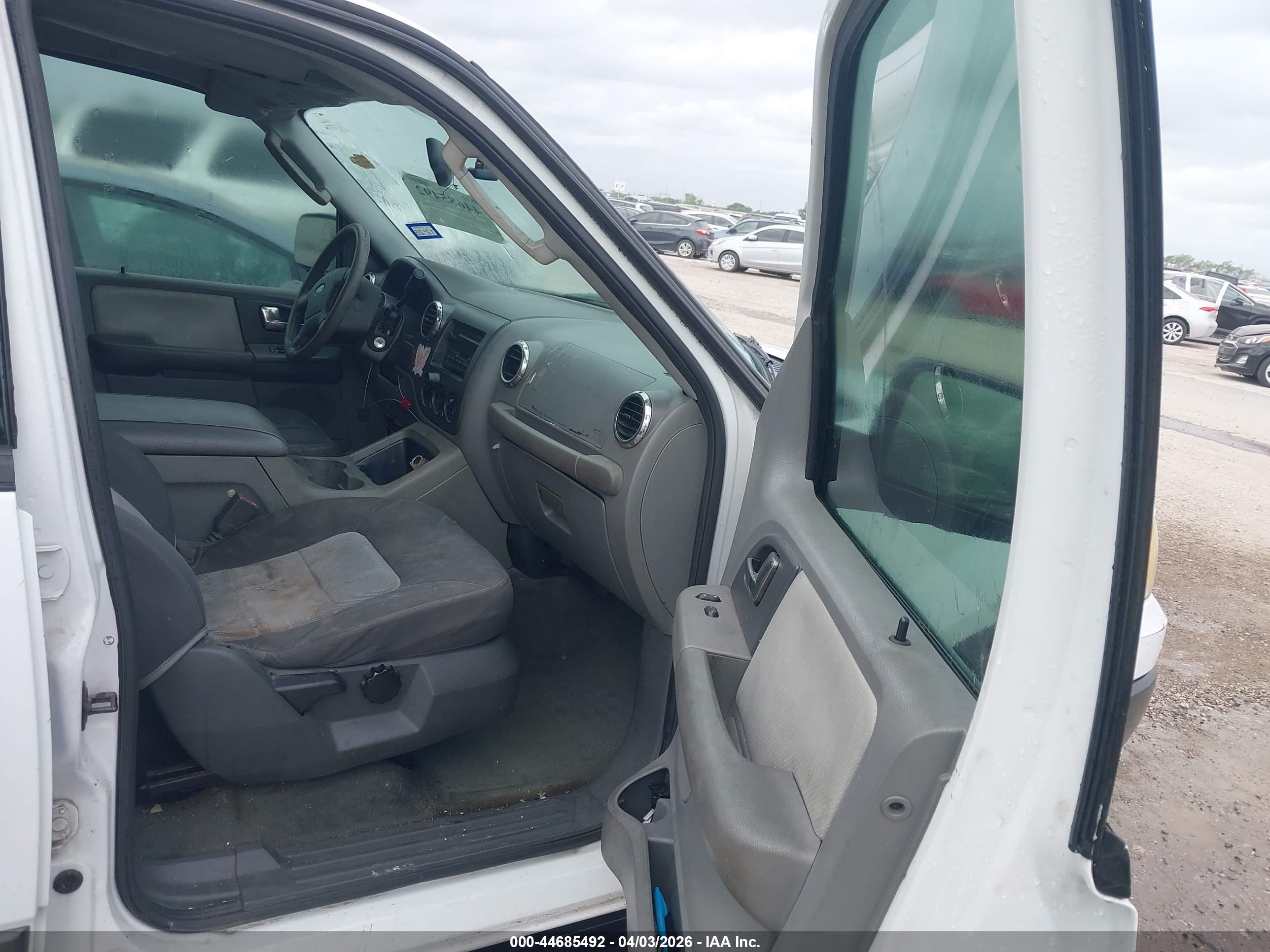 FORD EXPEDITION image 5