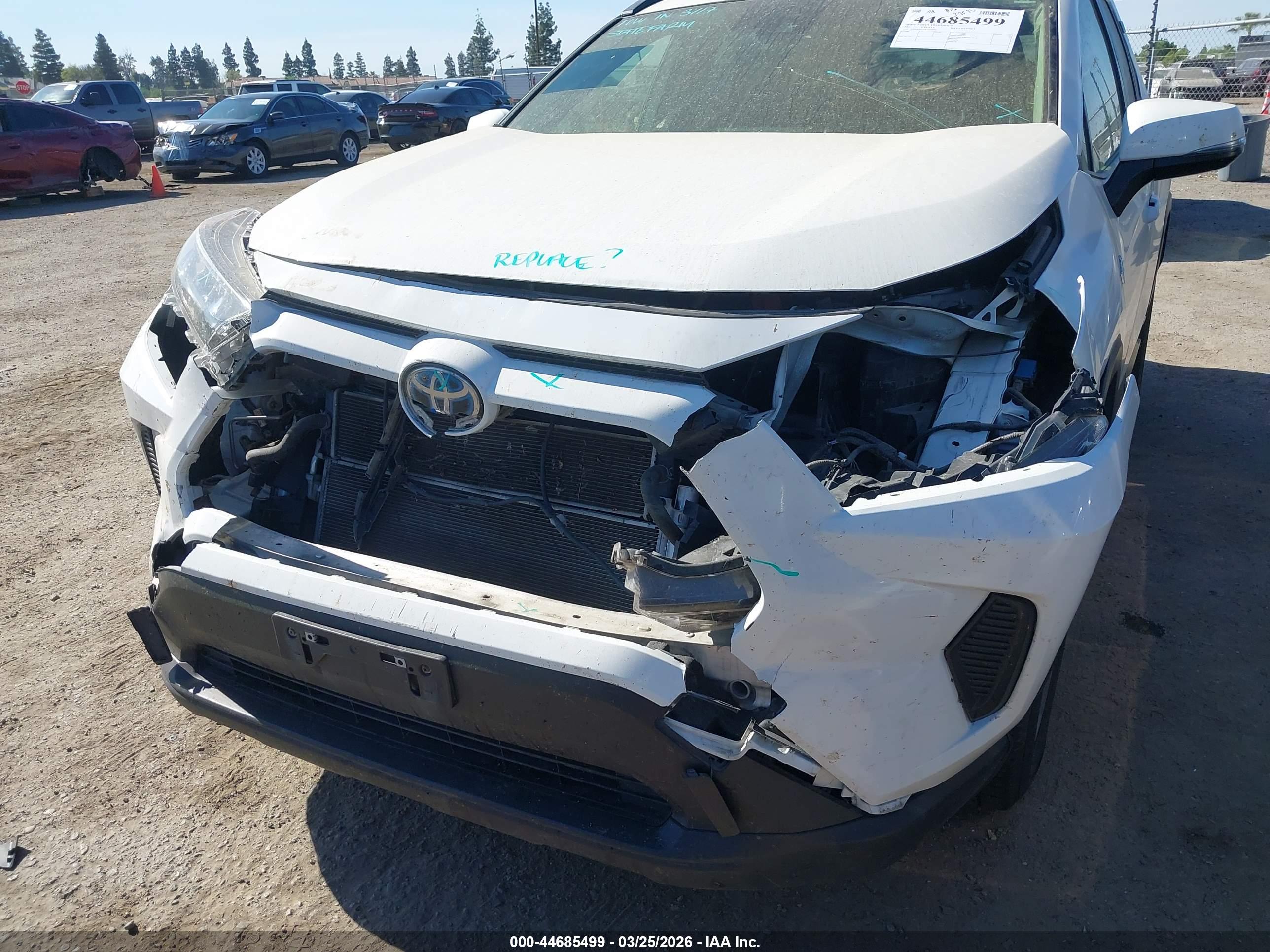 TOYOTA RAV4 image 6