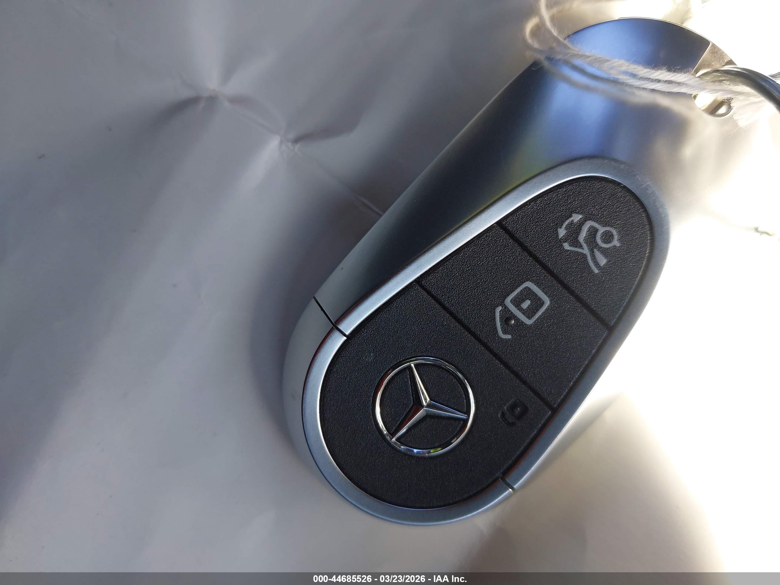MERCEDES-BENZ EQE image 11