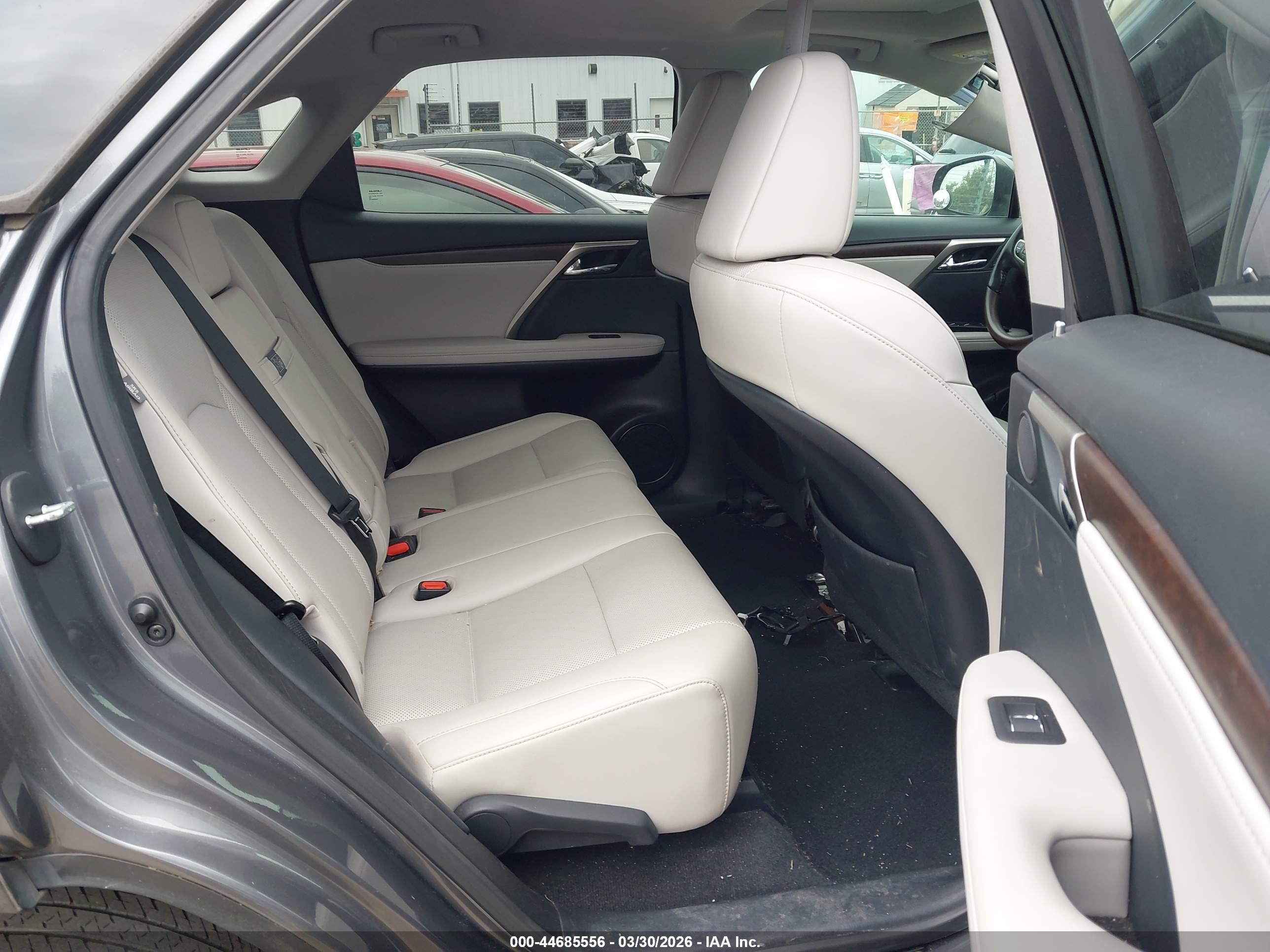 LEXUS RX image 8