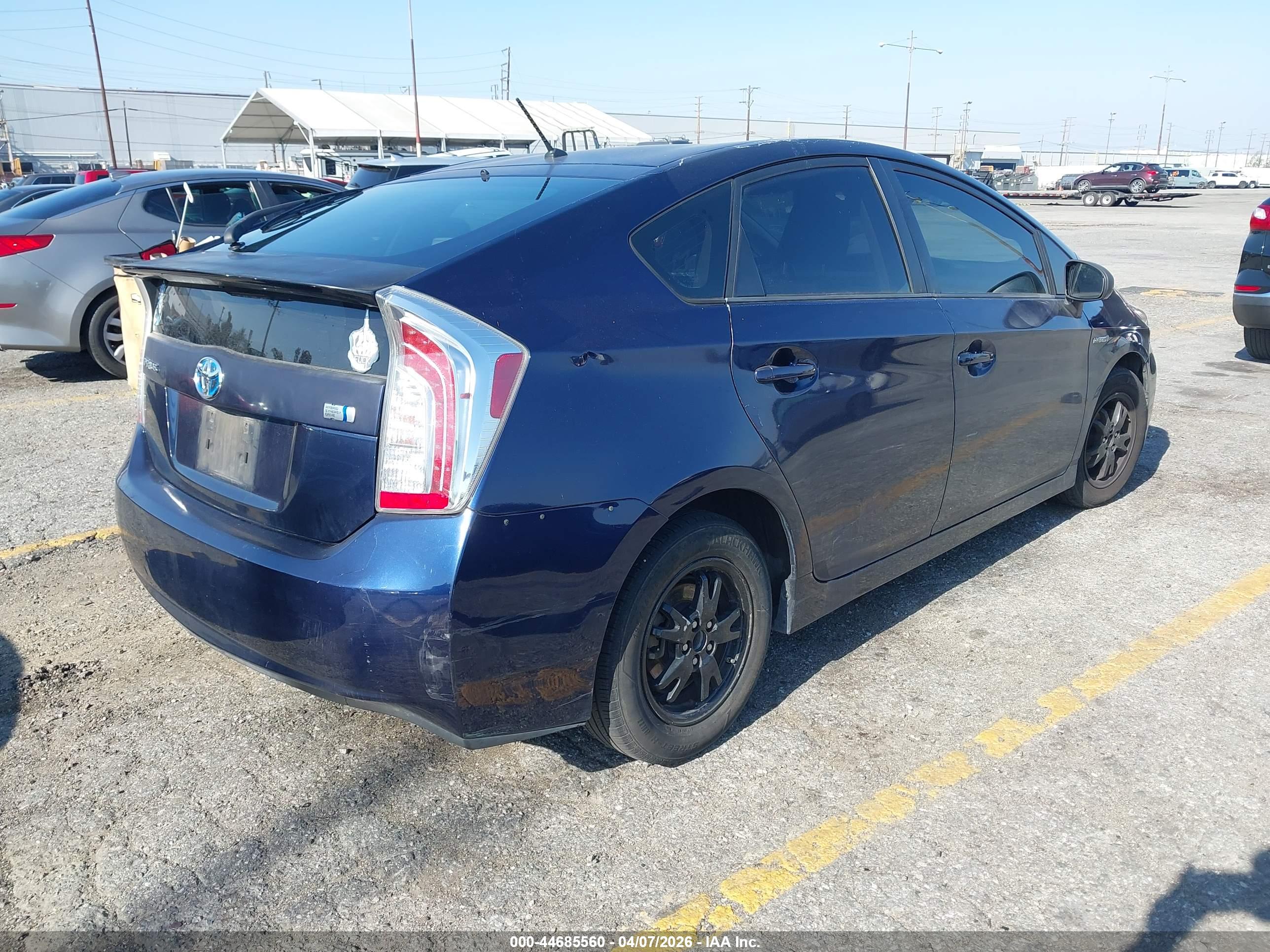 TOYOTA PRIUS image 4