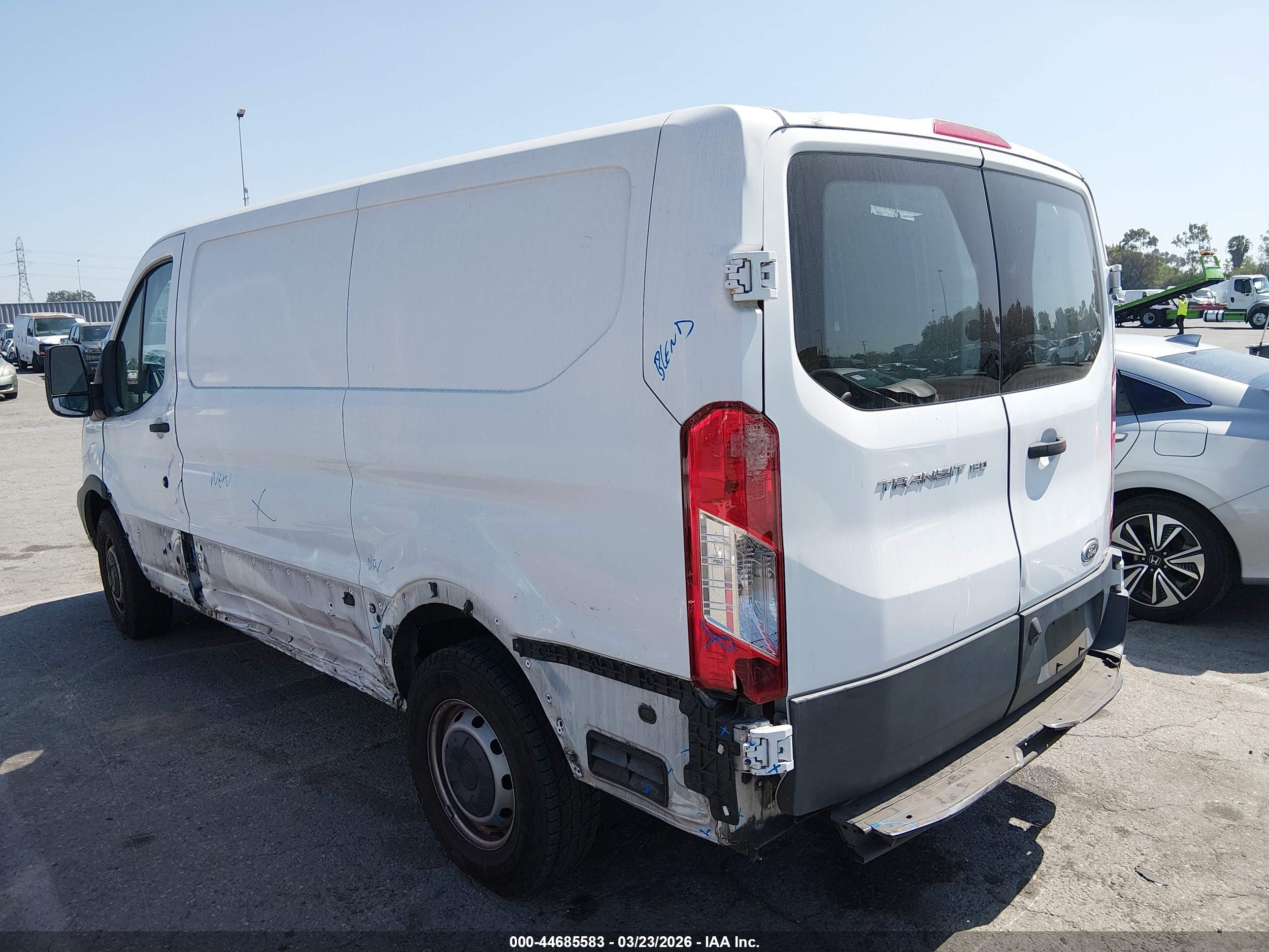 FORD TRANSIT-150 image 3