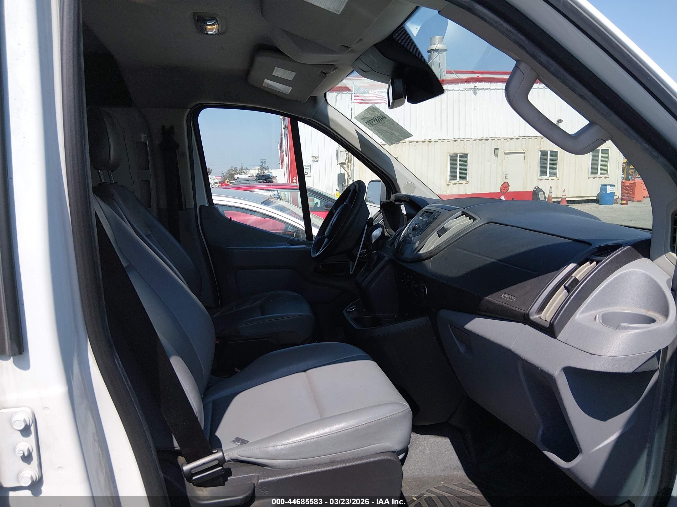 FORD TRANSIT-150 image 5