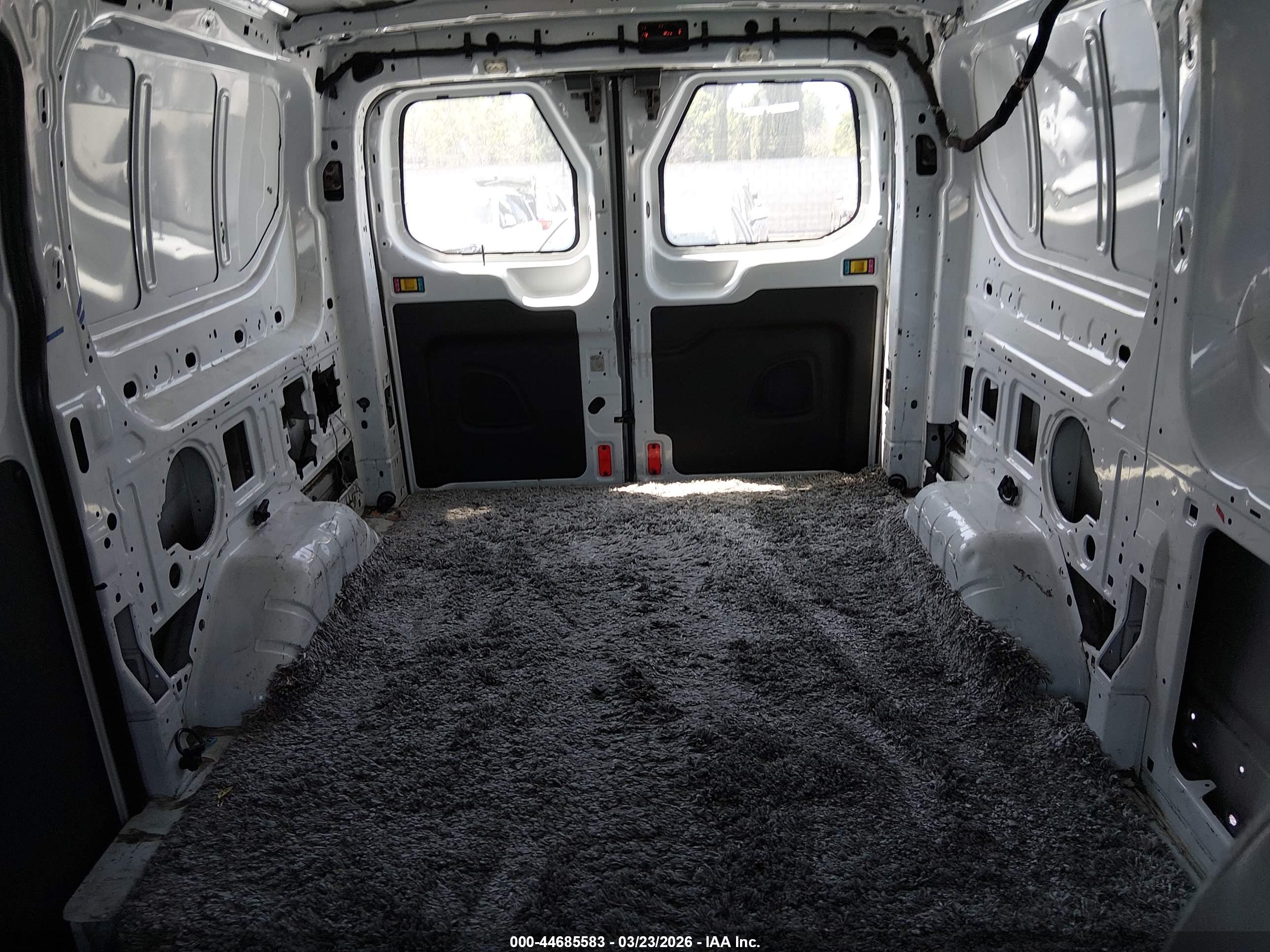 FORD TRANSIT-150 image 8