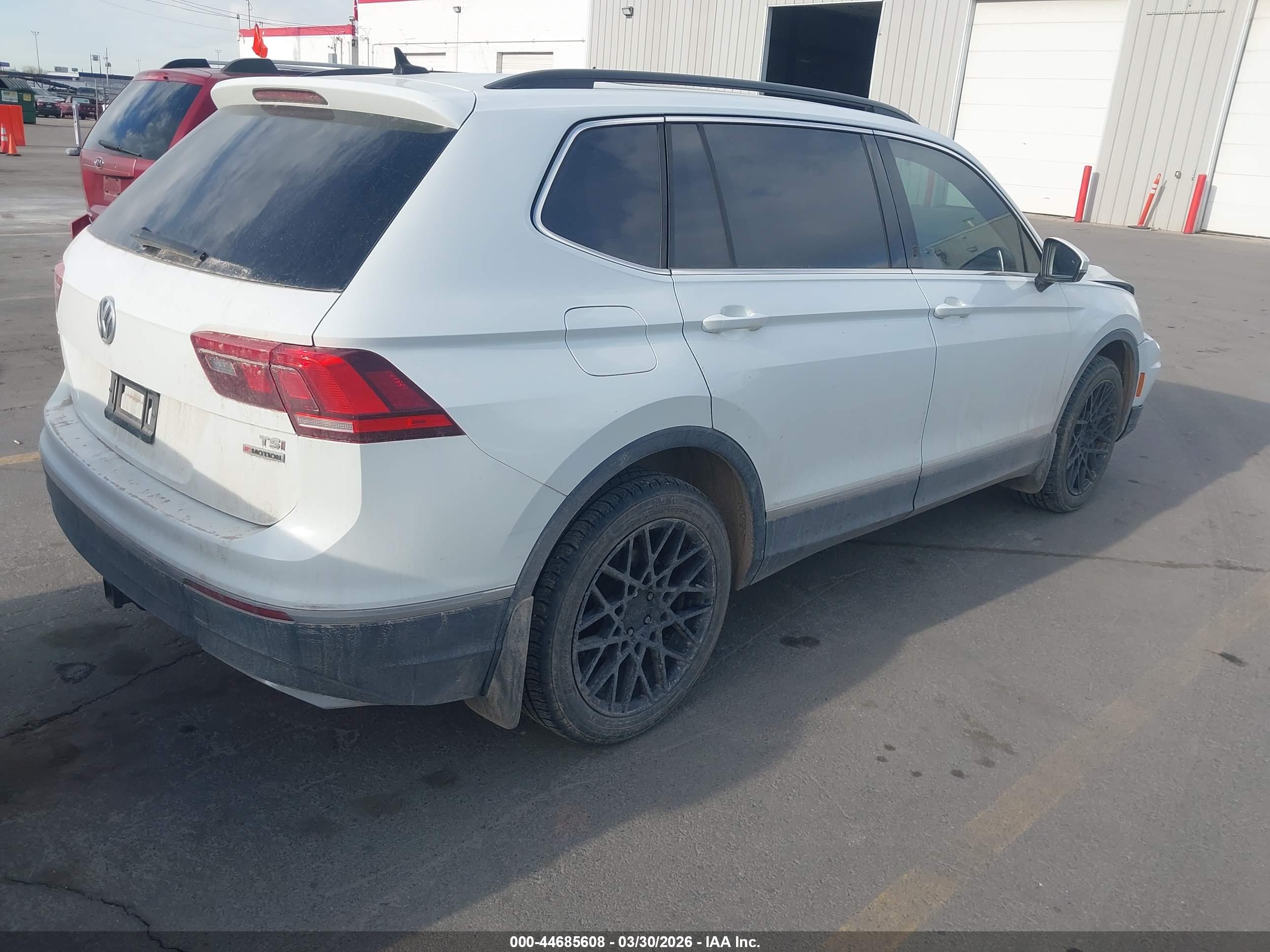 VOLKSWAGEN TIGUAN image 4