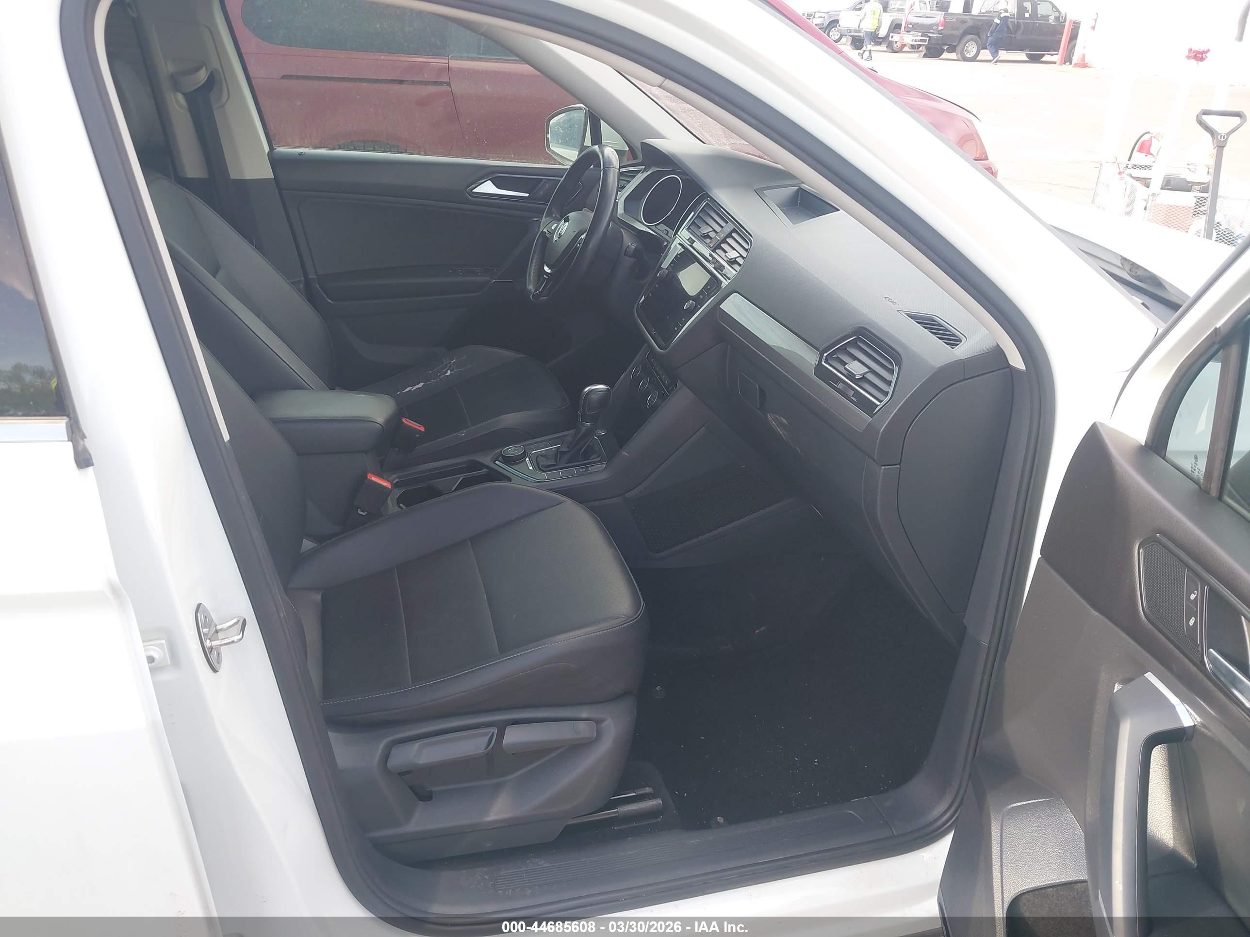 VOLKSWAGEN TIGUAN image 5